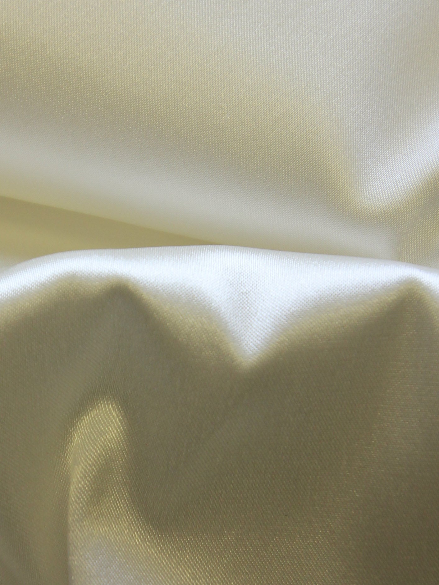 Polyester Stretch Lining. 150cm wide. Nude.