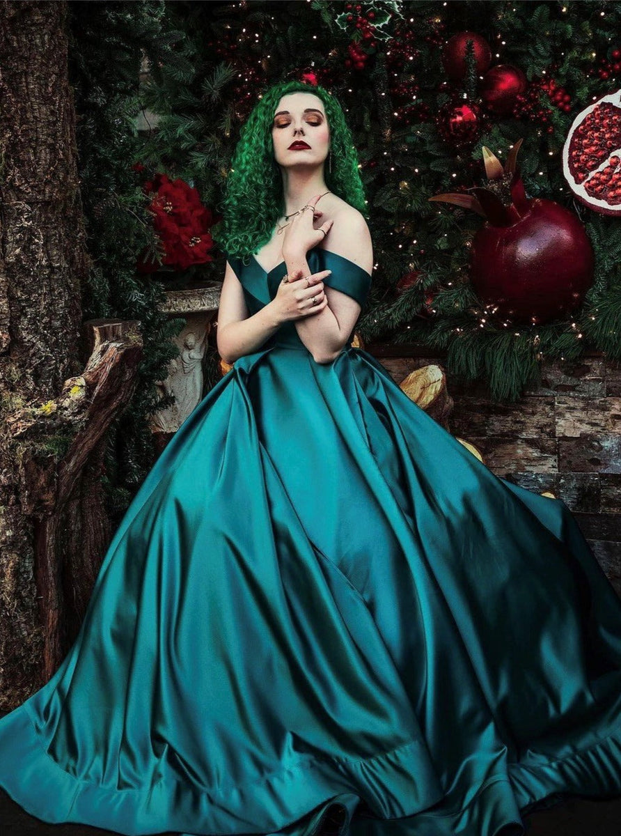 Dramatic Details Create Extraordinary Dresses - Midnight Velvet