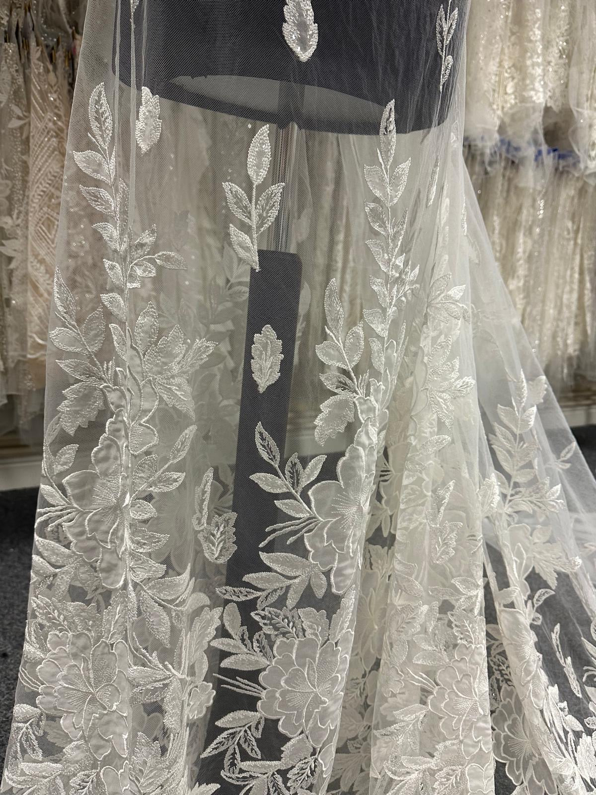 Ivory Embroidered Lace - Fortunata