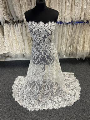 Ivory Corded Raschel Lace - Baum