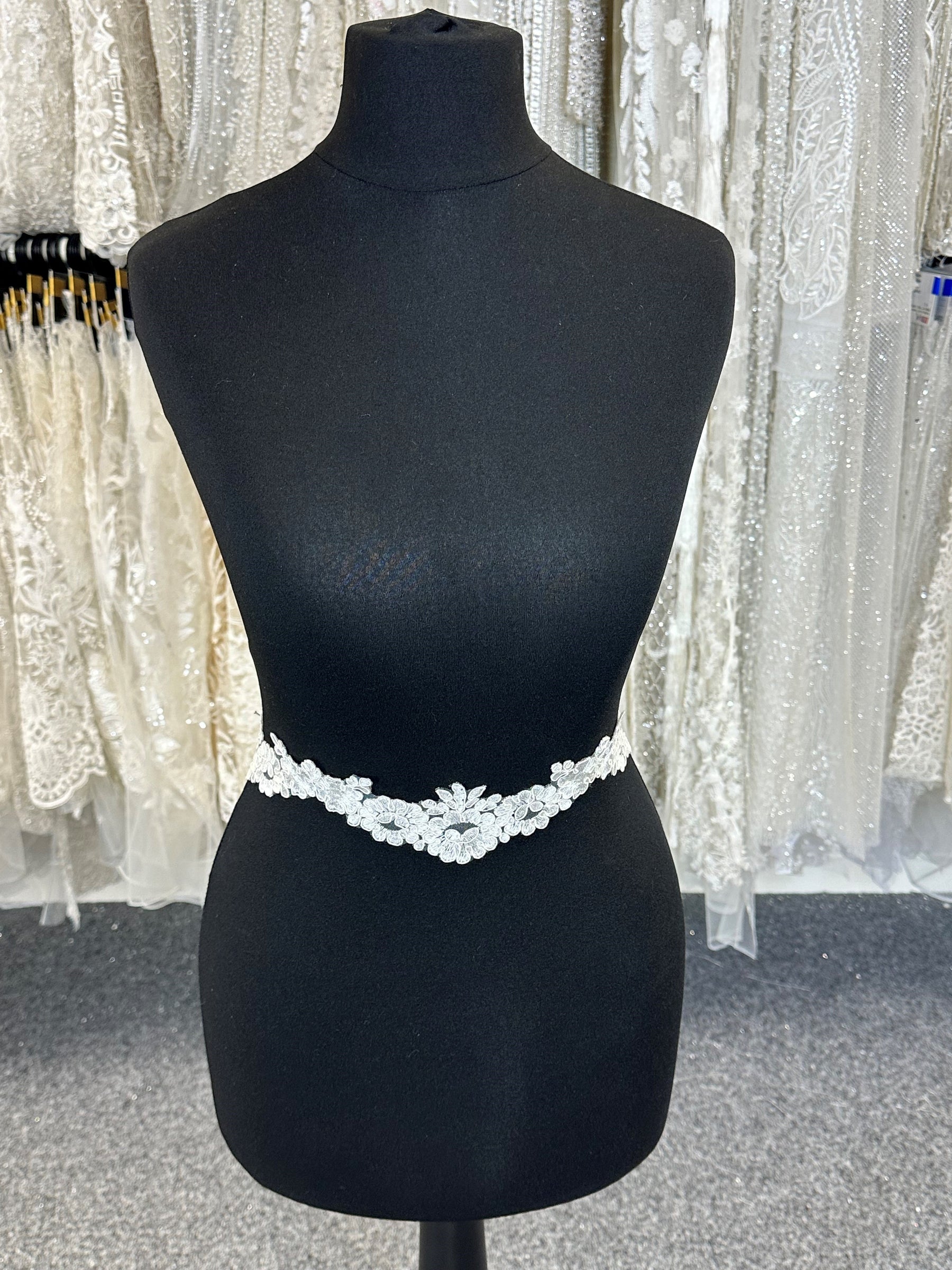 Ivory Corded Lace Trim - Pansy