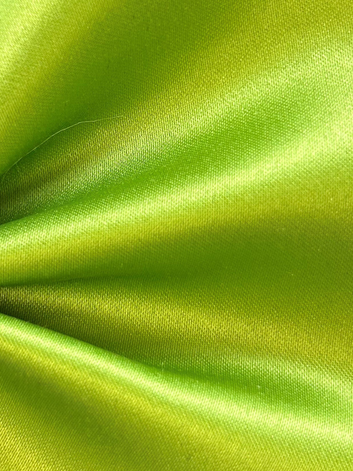 Apple Polyester Satin - Majestic