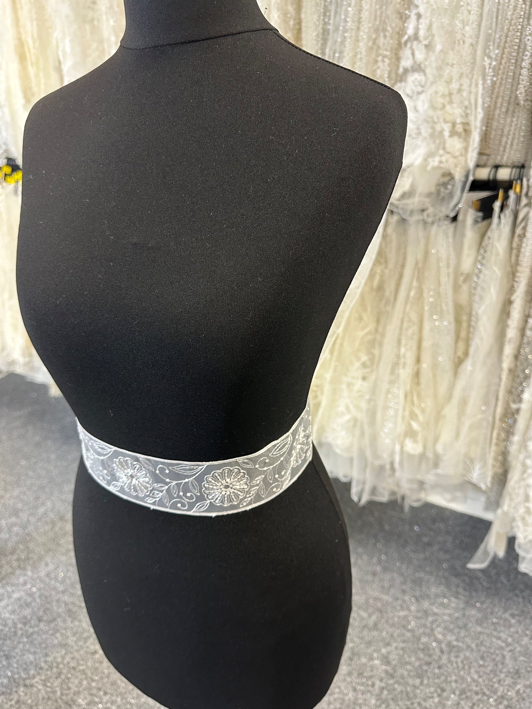 Ivory Embroidered Lace Trim - Fenna