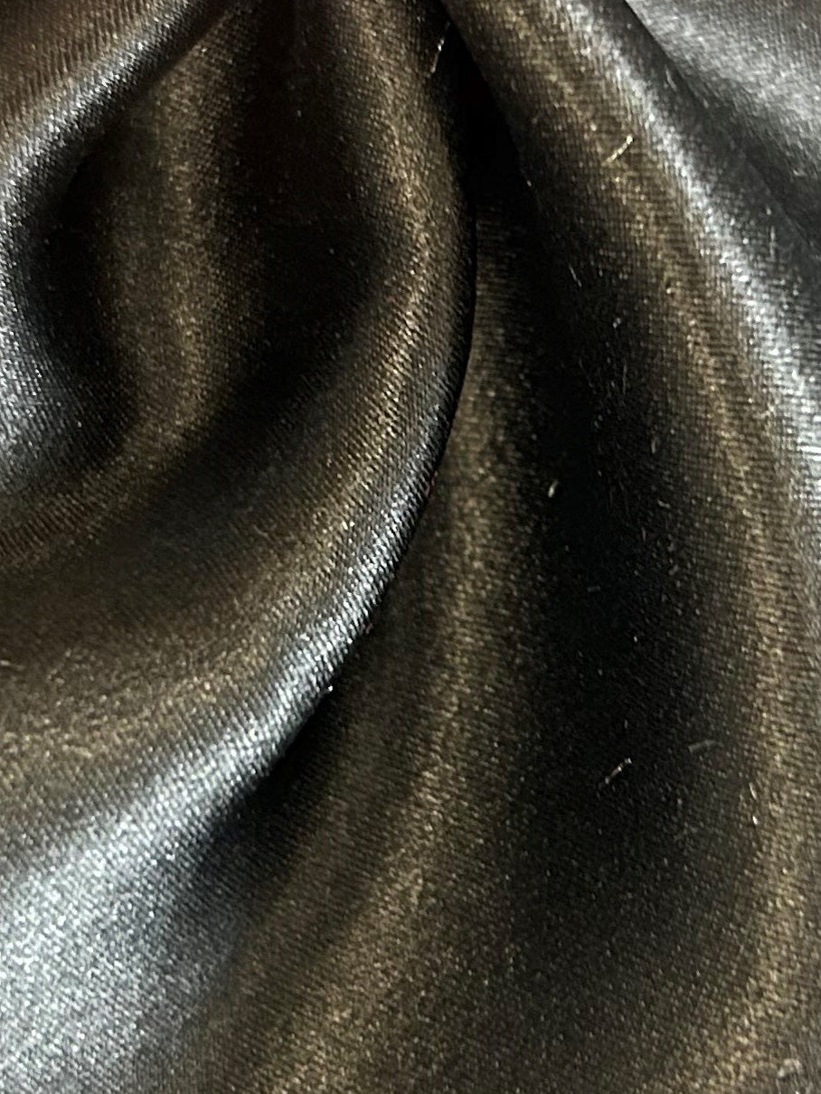 Black Silk Satin - Magnifique