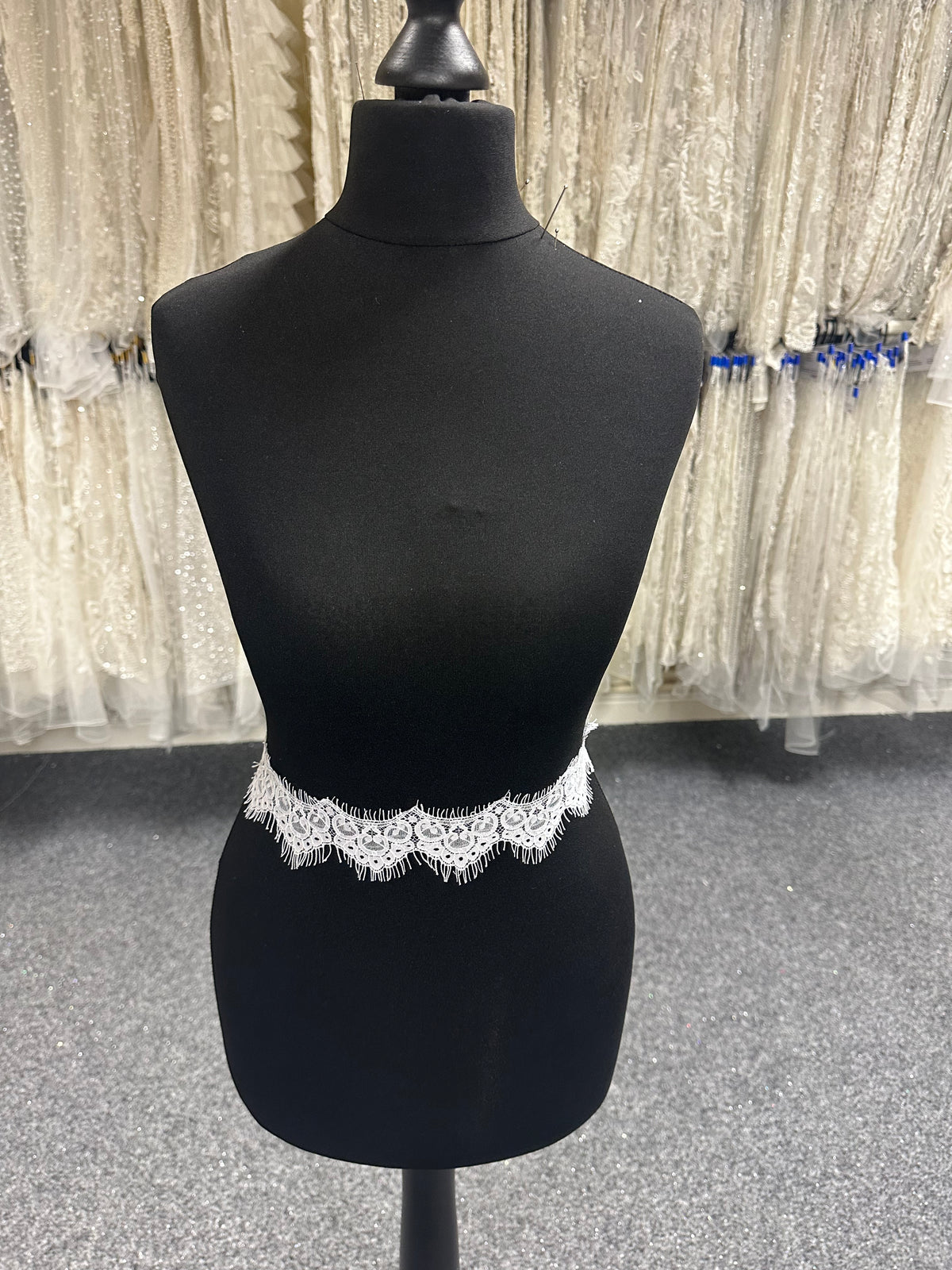 Ivory Lace Trim - Foxy