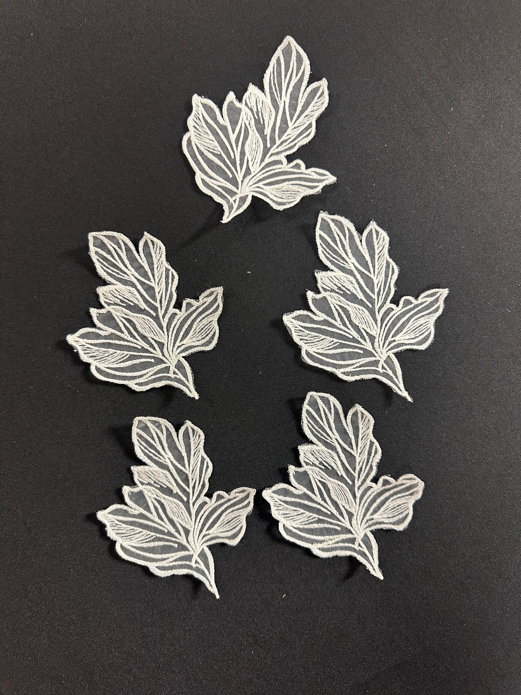 Ivory Embroidered Leaf - Laurel (Bags of 10)