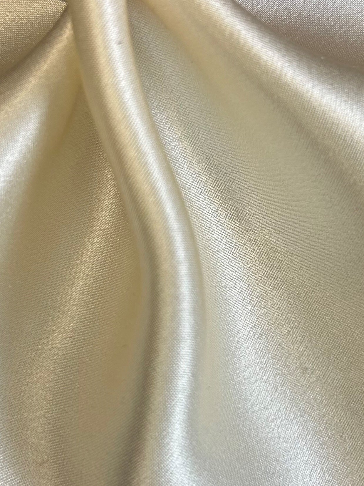 Cream Silk Satin - Magnifique