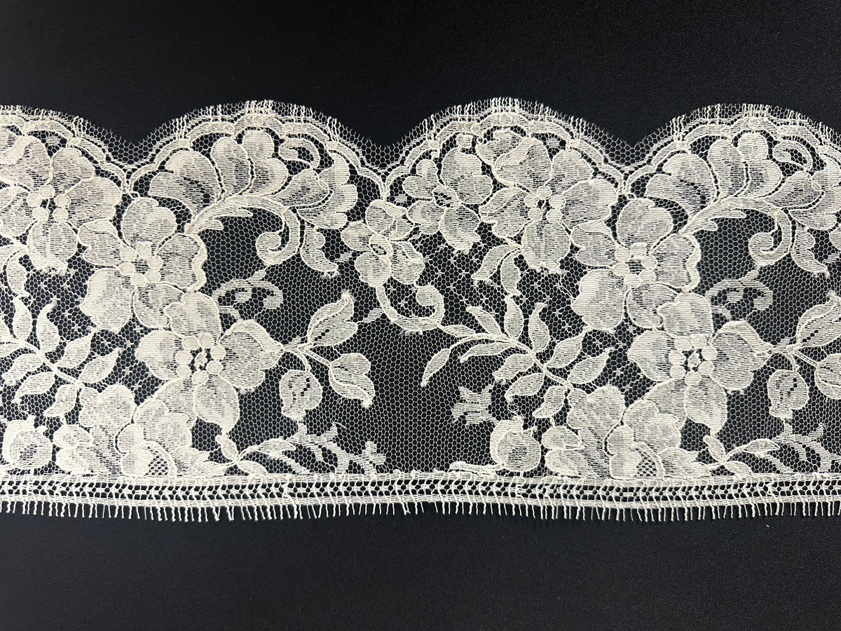 Ivory Chantilly Lace Trim - Rizawana