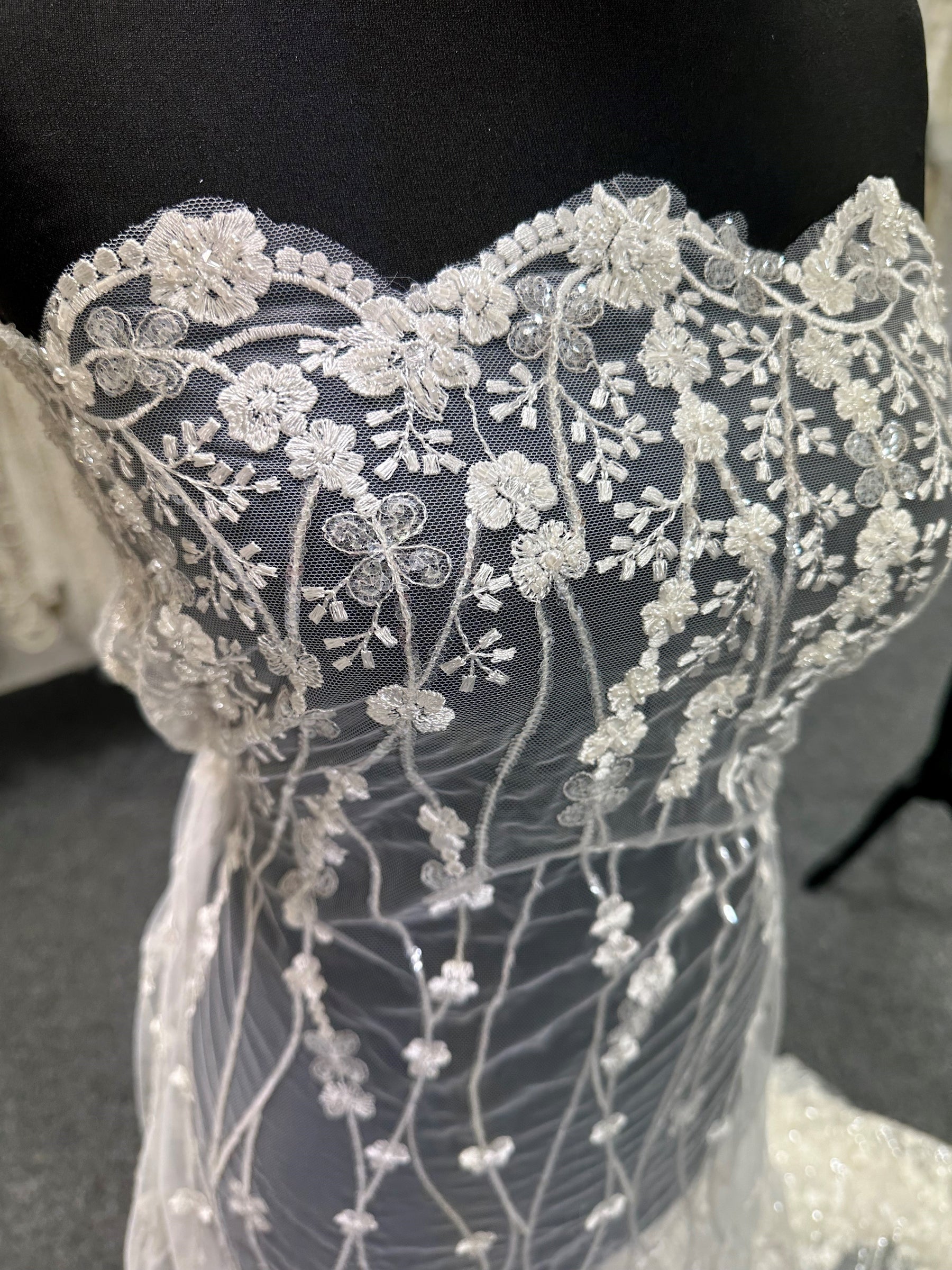 Ivory Embroidered Lace – Vera