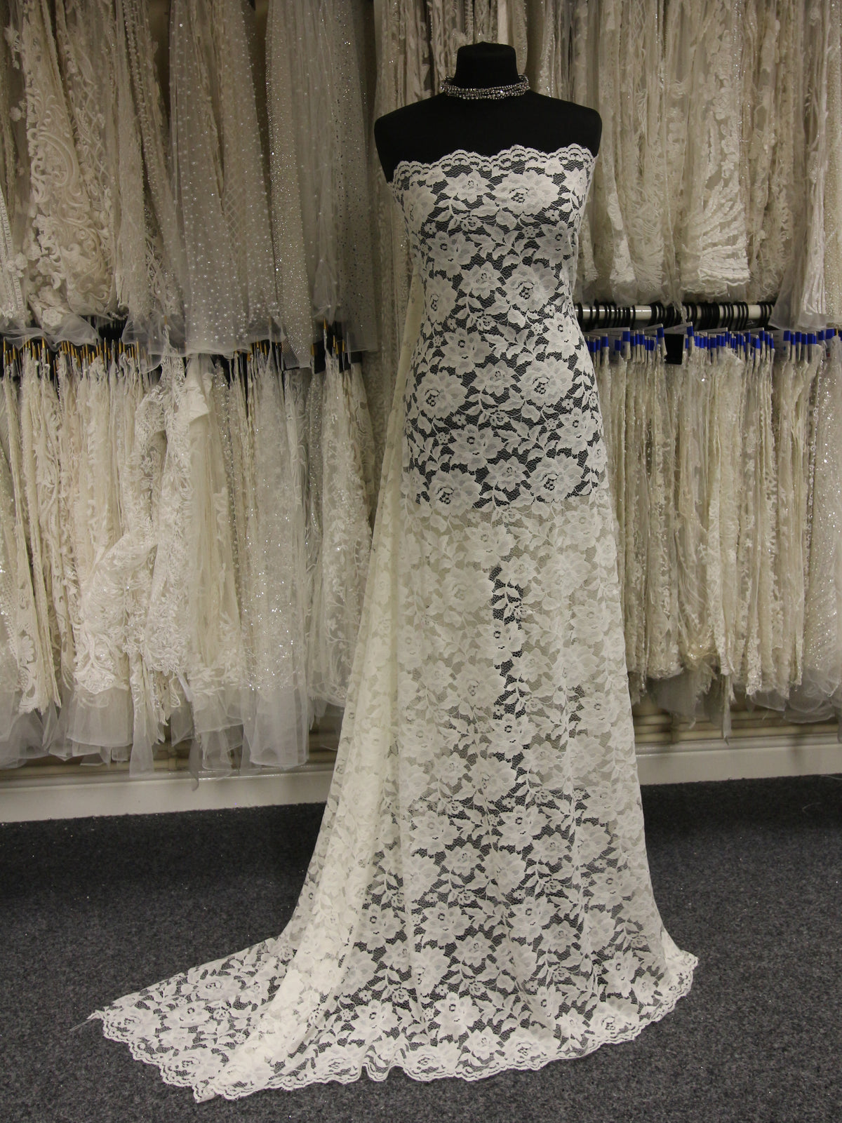 Bridal Lace Floral Finesse - Sold by the half yard – Fabrik Attik