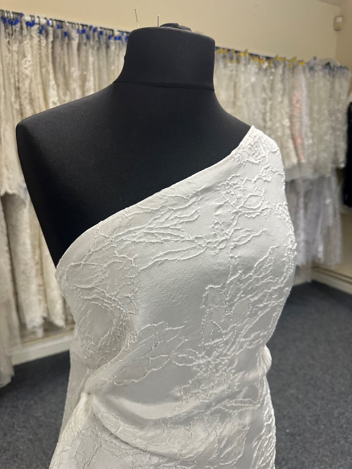 Ivory Cloqué Brocade - Minneapolis