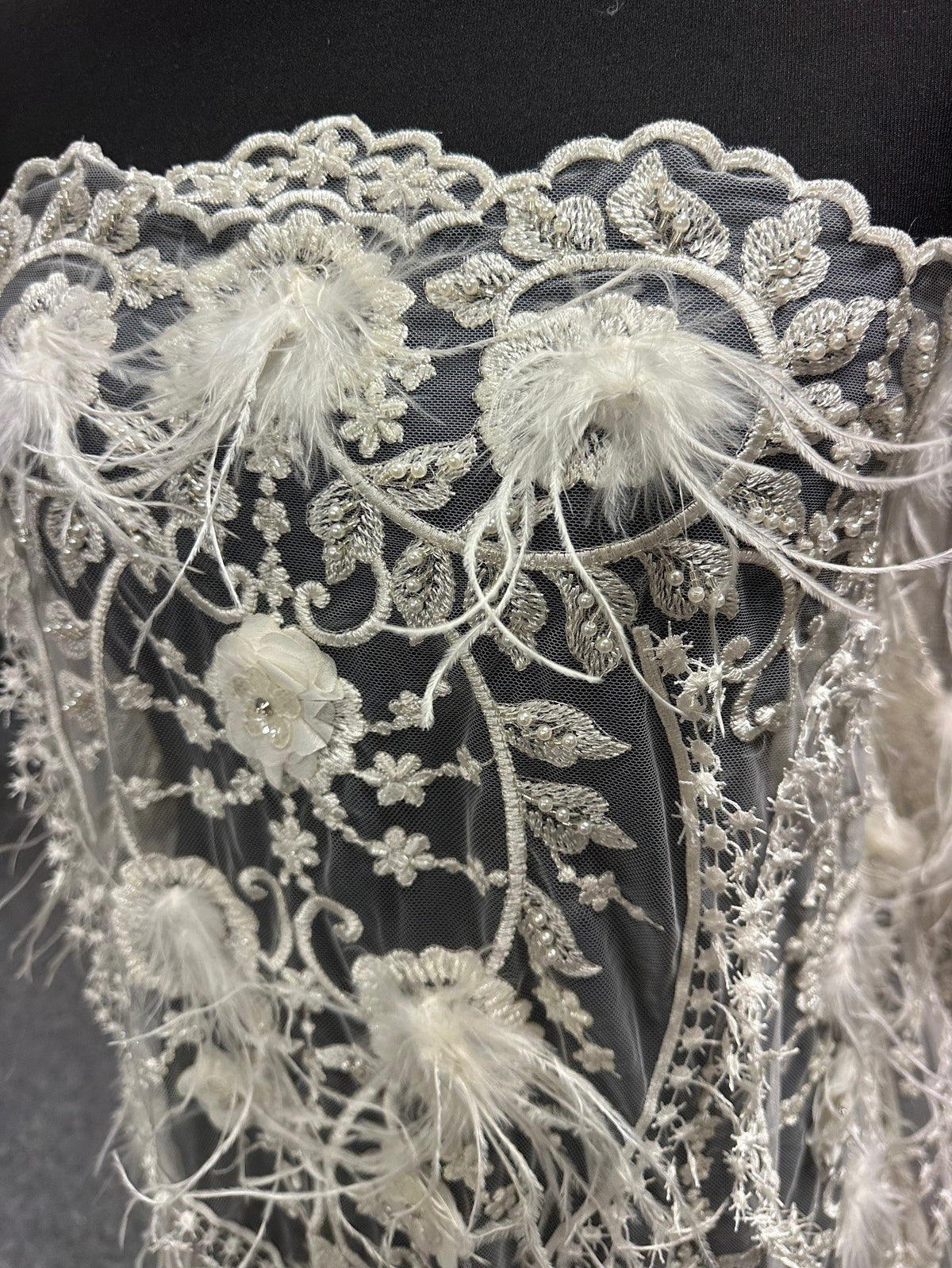 Large Scale Drama Lace : Flamboyant Design - Bridal Fabrics