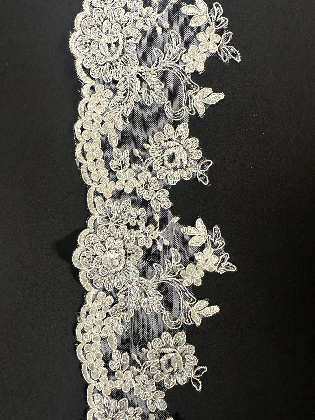 Ivory Corded Lace Trim - Janet