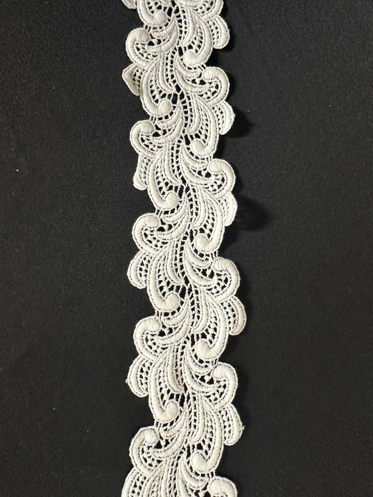 Ivory Guipure Lace Trim - Lorikeet