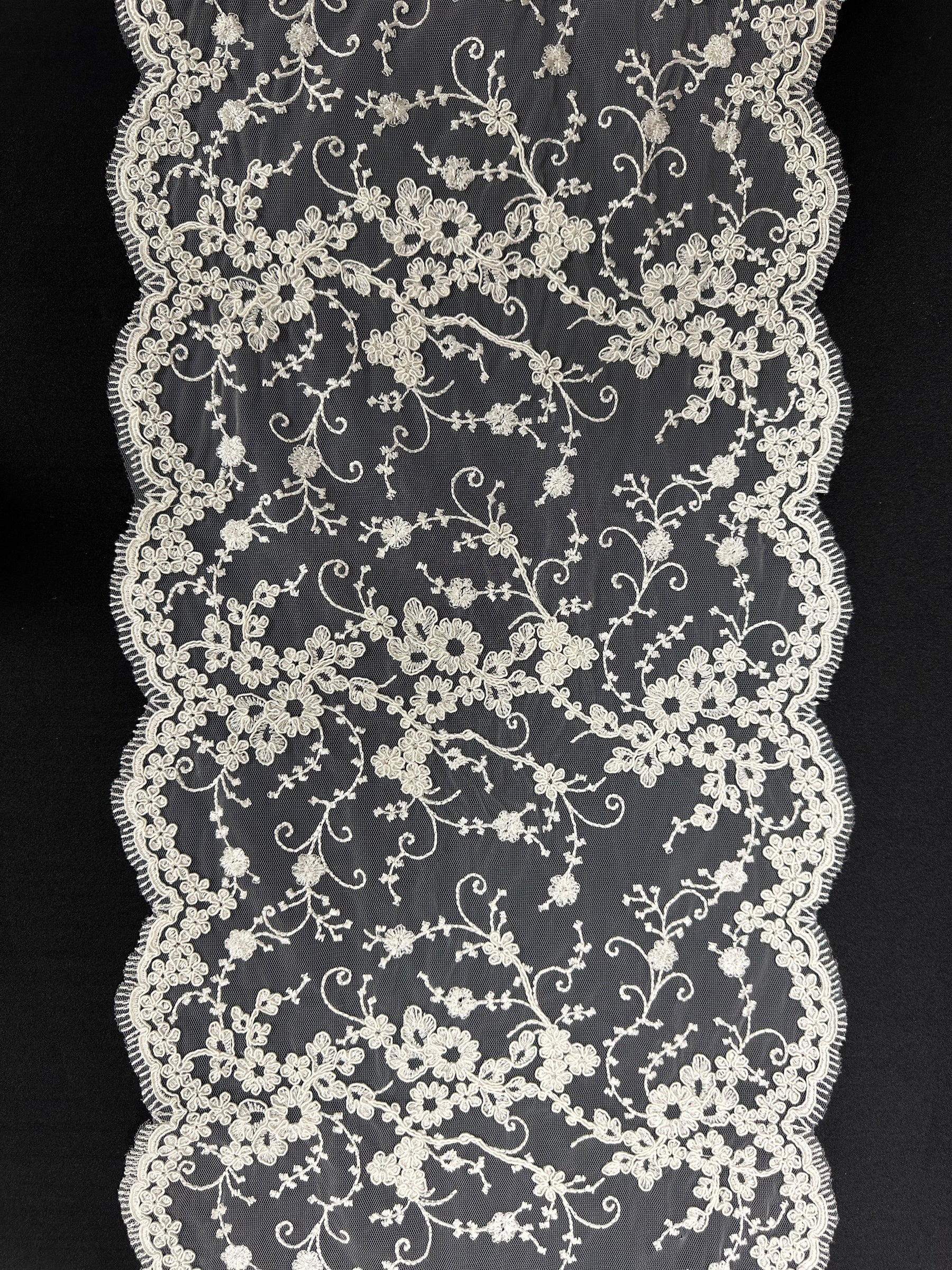 Ivory Corded Lace Trim - Nigella