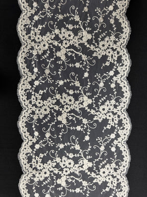 Ivory Corded Lace Trim - Nigella