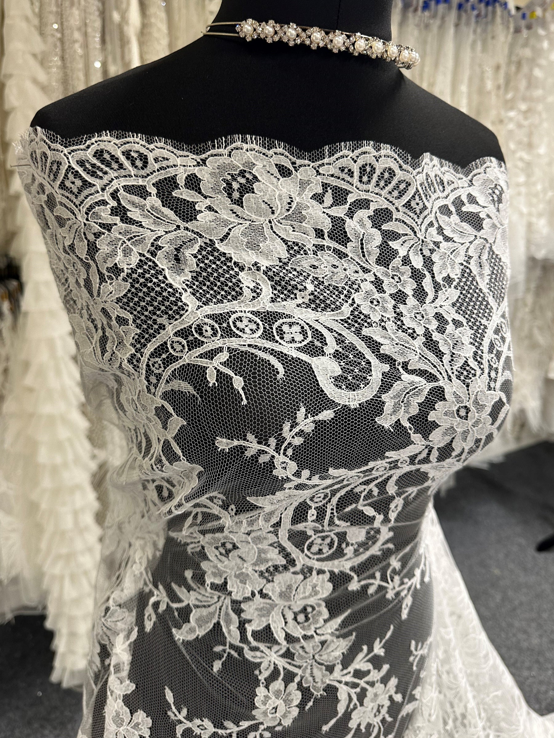 Ivory Chantilly Lace - Ditzy