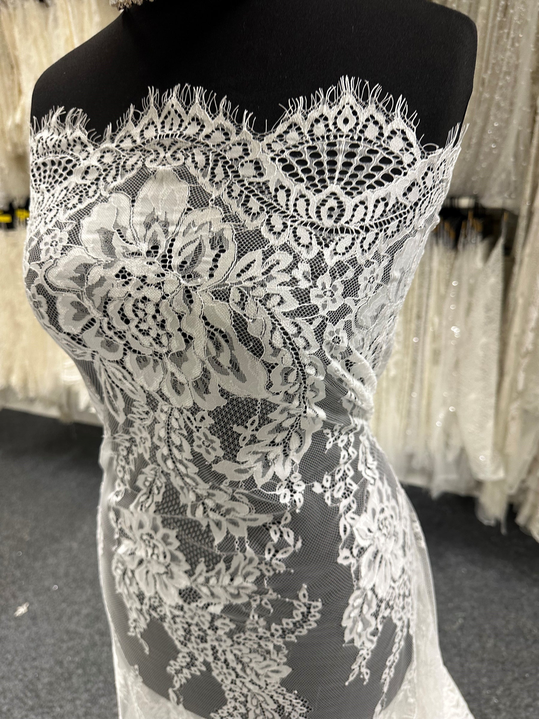 Ivory Raschel Lace - Siri