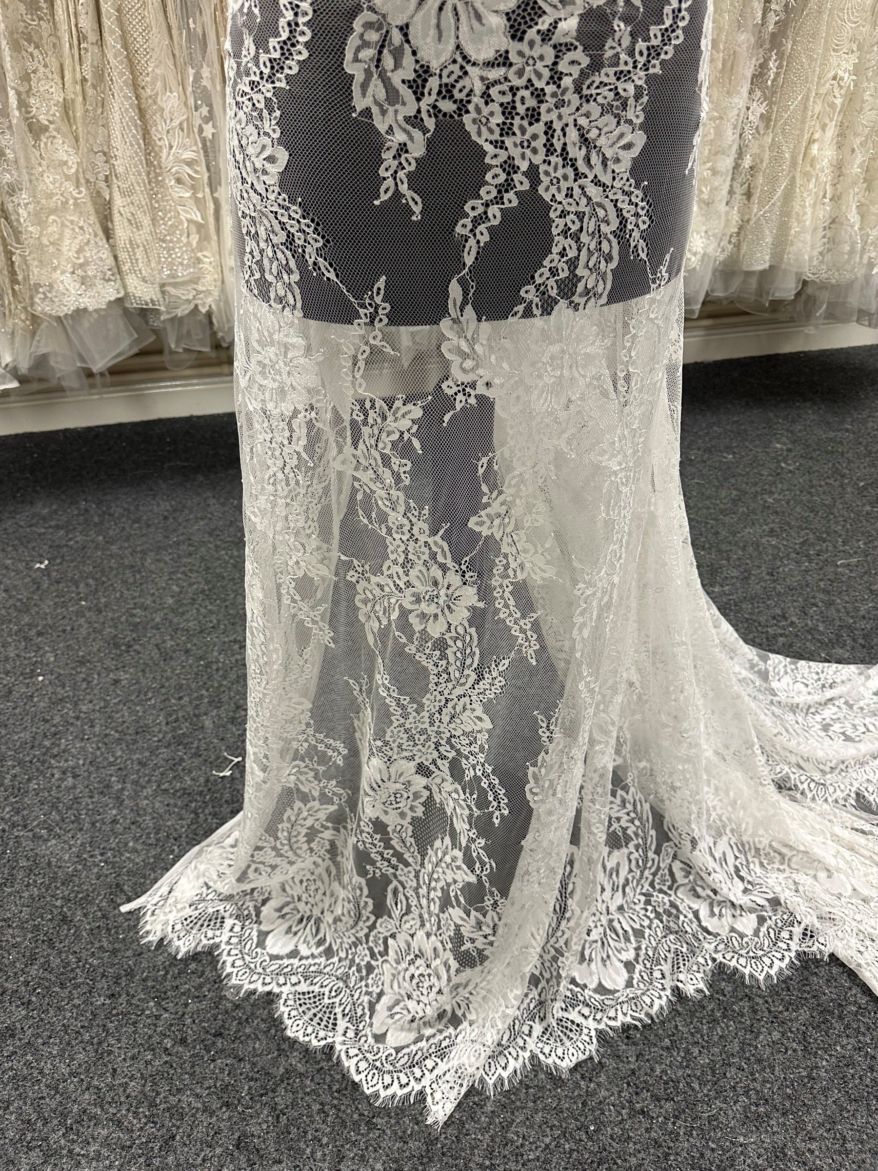 Ivory Raschel Lace - Siri