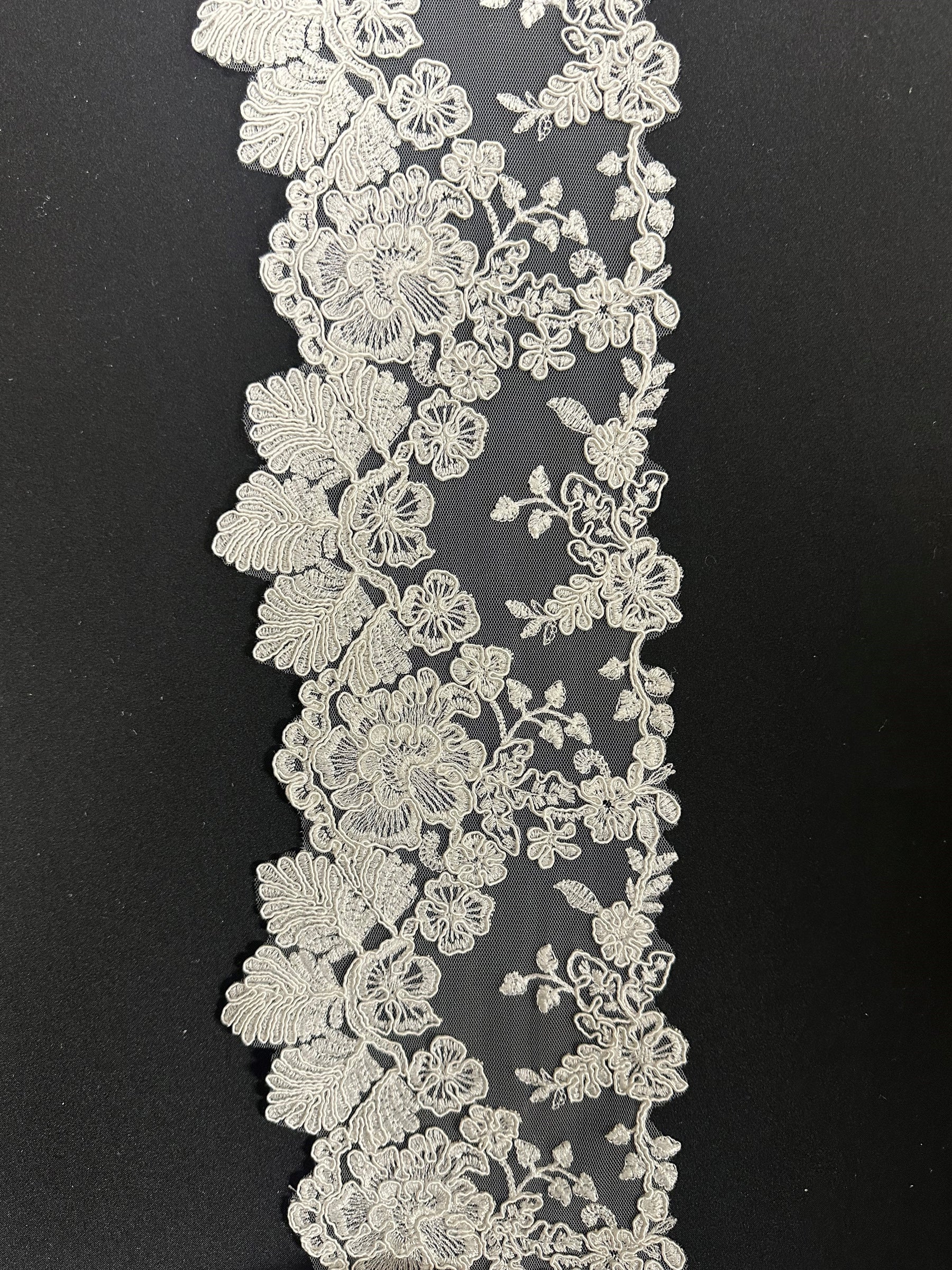 Ivory Corded Lace Trim - Sweet Pea