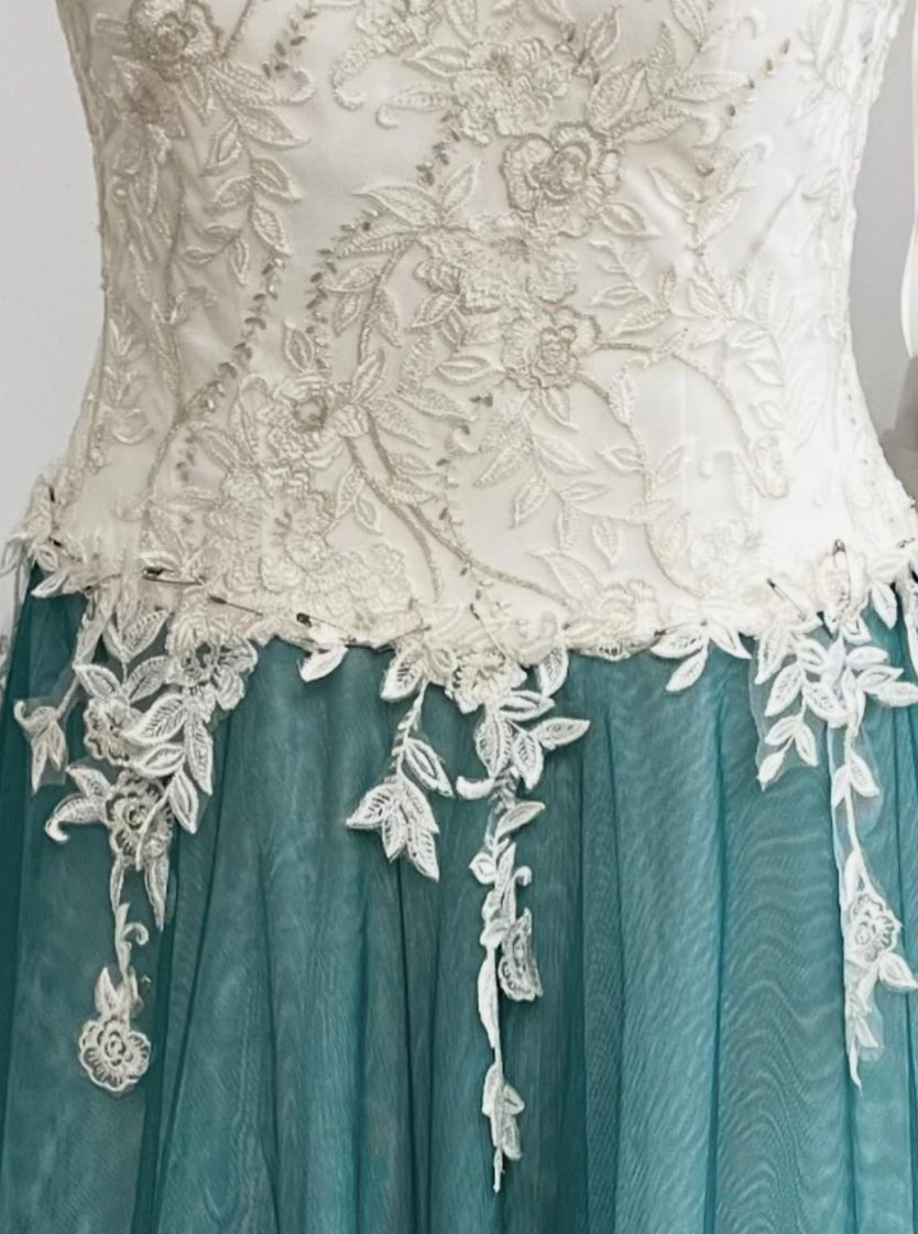 Ivory Embroidered Lace - Violina