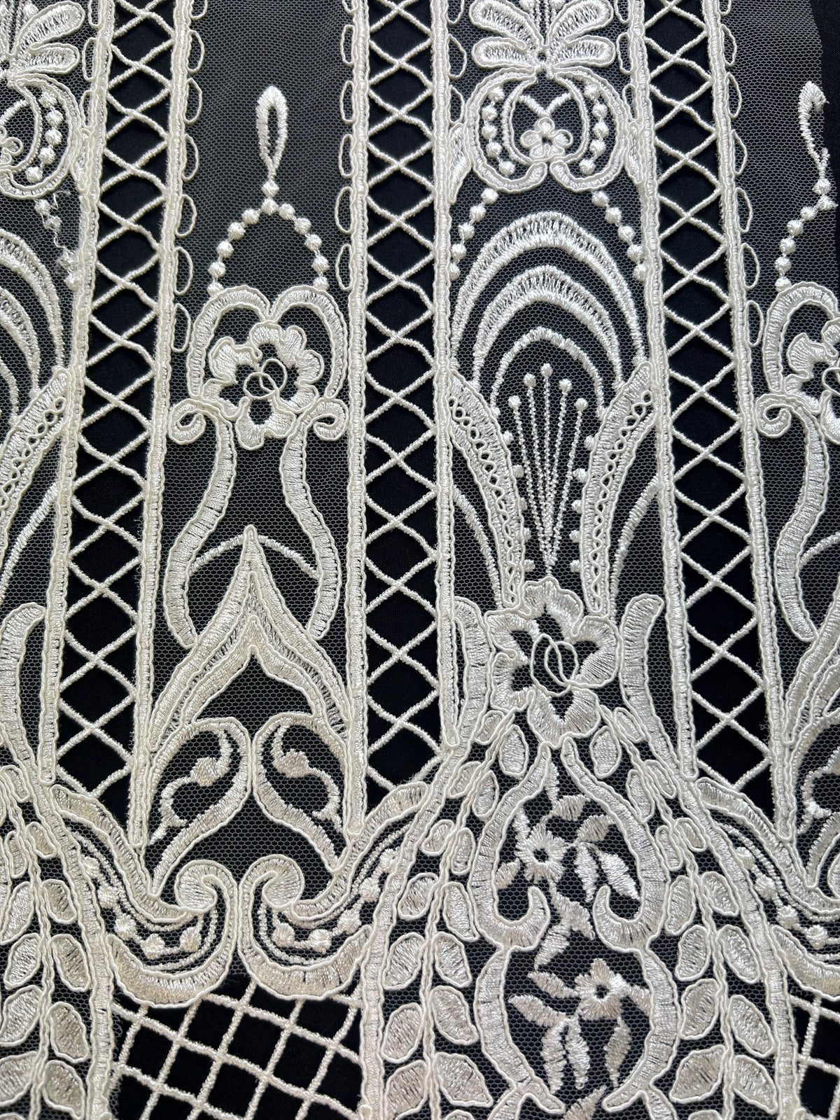 Ivory Corded Embroidery Lace - Yakutia