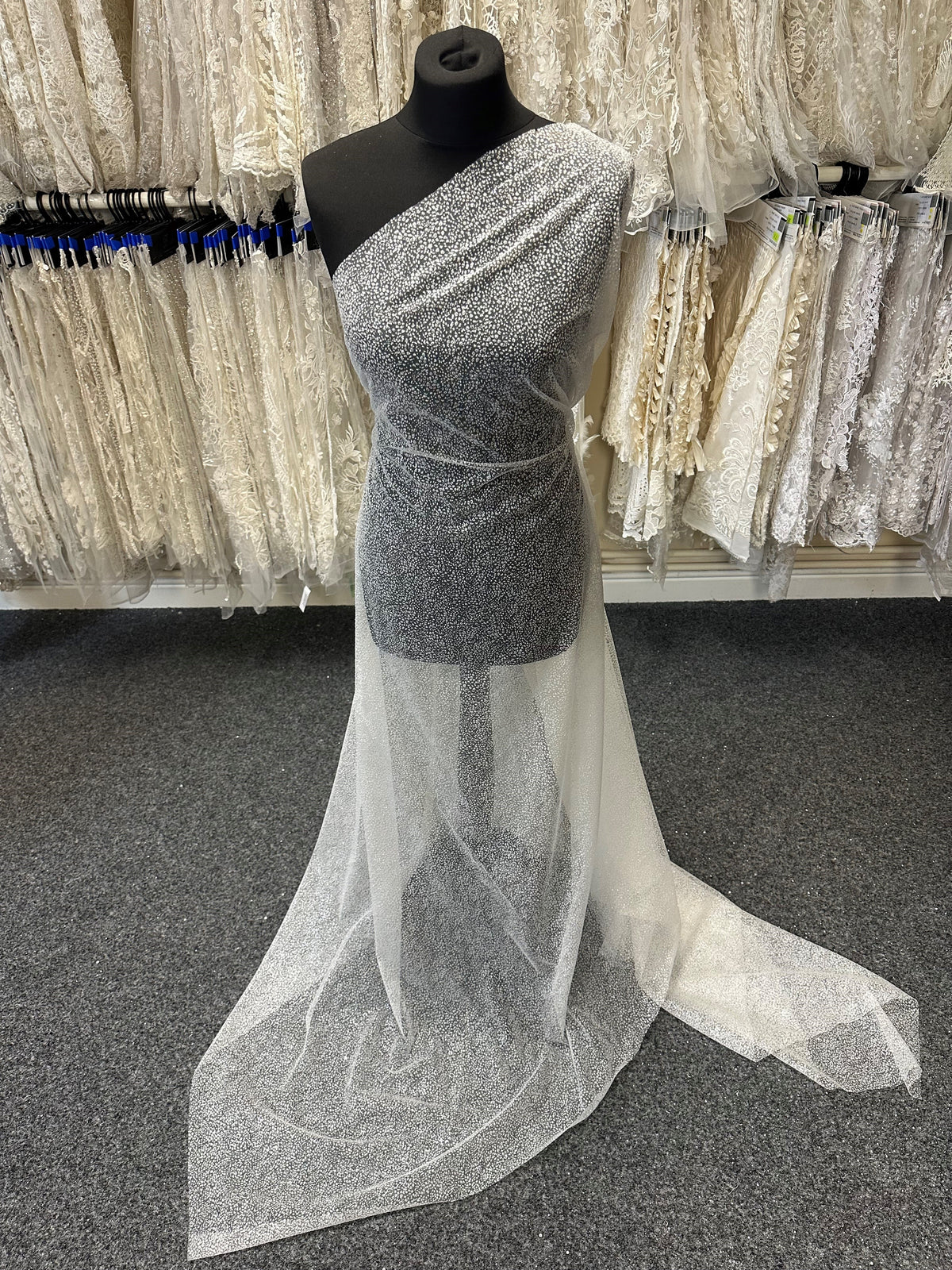 Ivory Glitter Tulle - Attraction