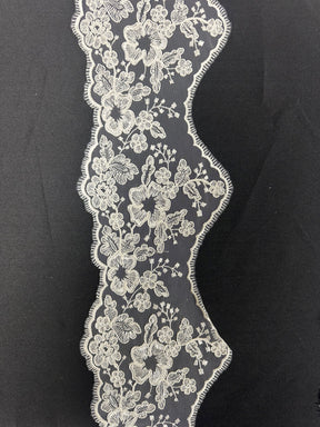 Ivory Corded Lace Trim - Bluebell