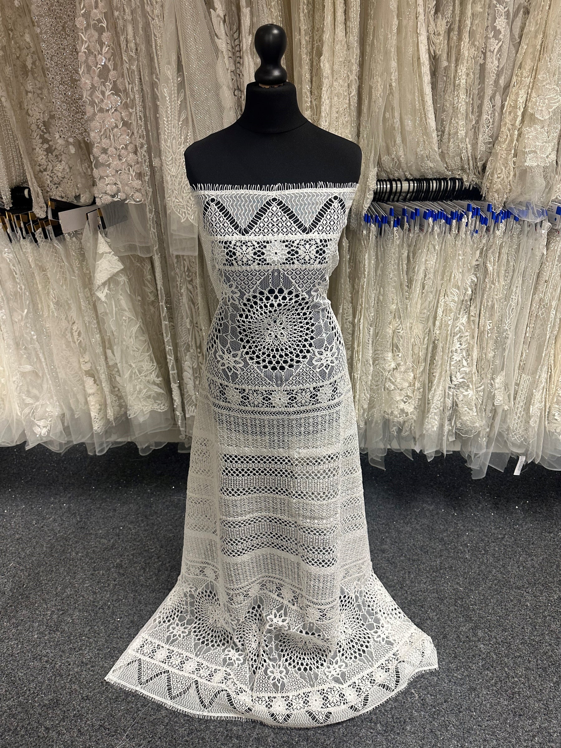 Ivory Corded Lace – Philine