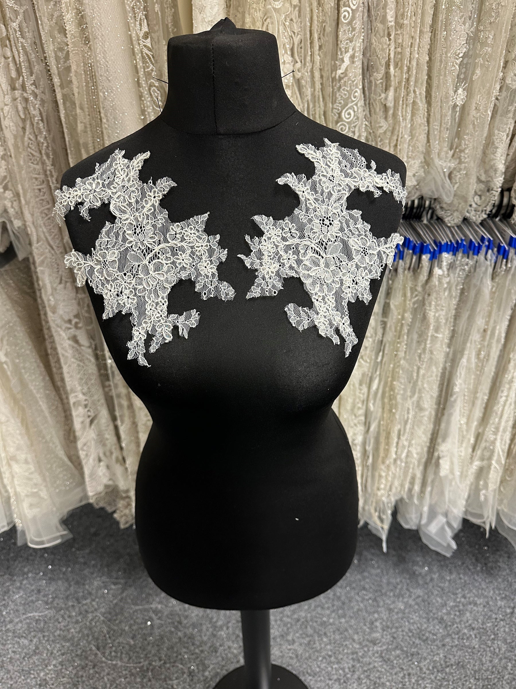 Ivory Corded Lace Appliques - Ingrid