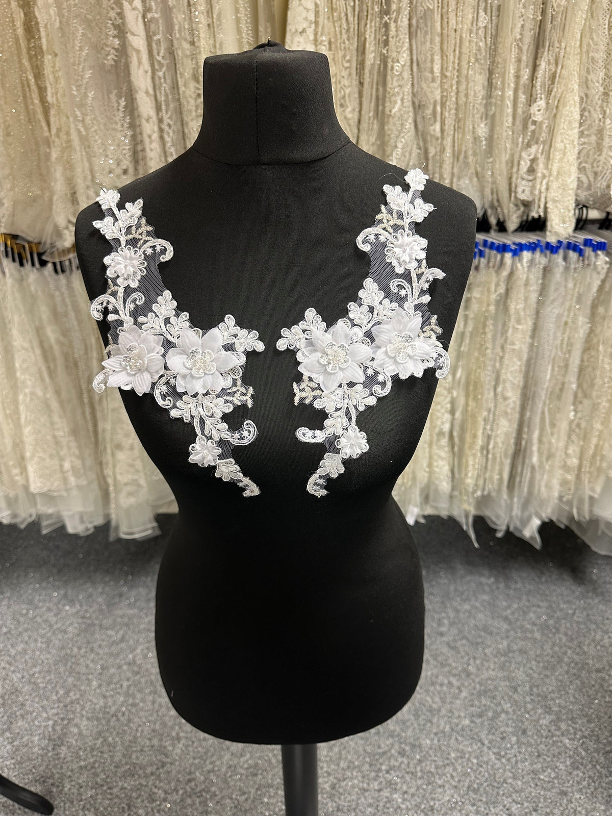 White Flower Lace Appliques - Columba