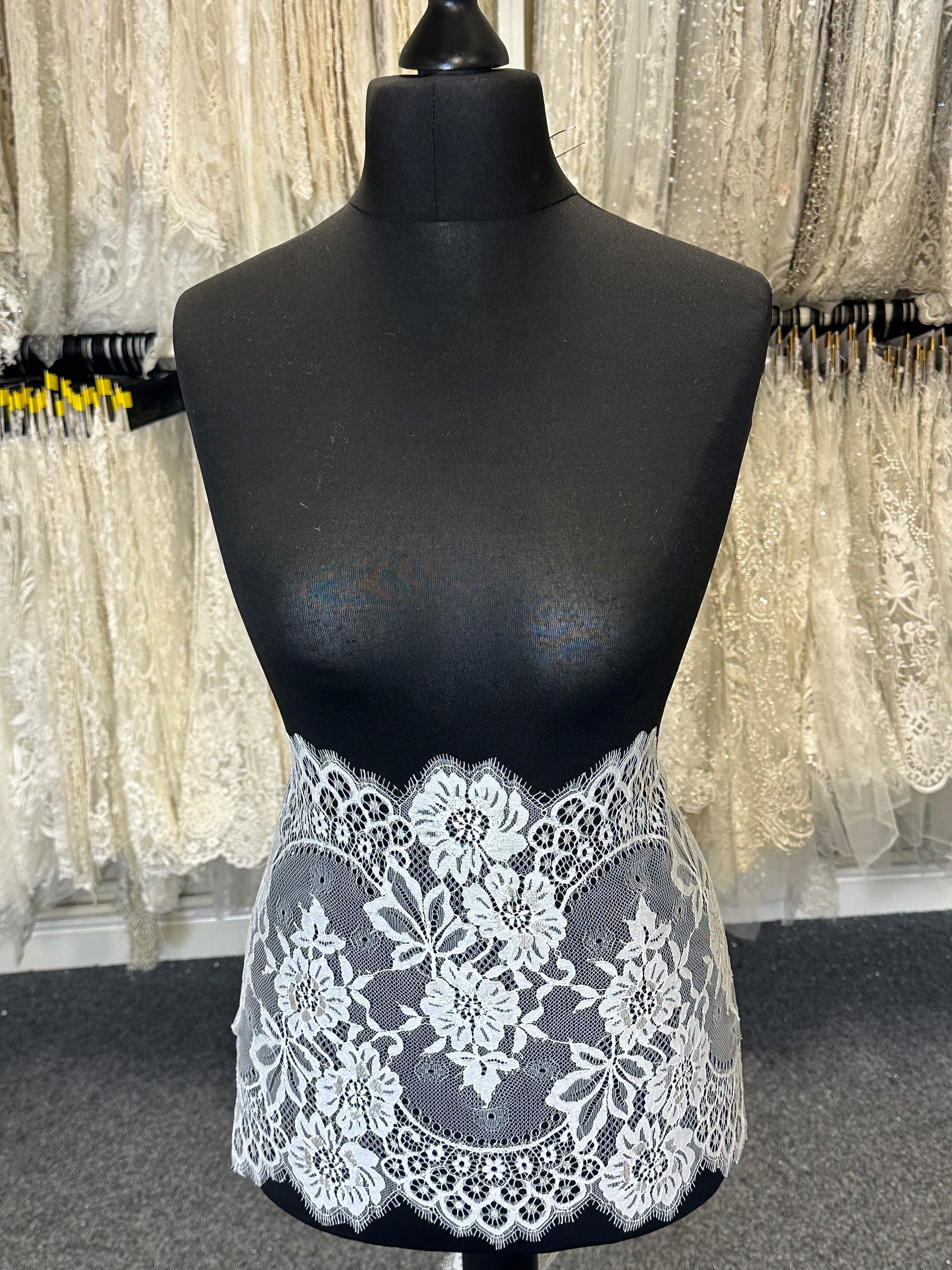 Ivory Raschel Lace Trim - Morgan