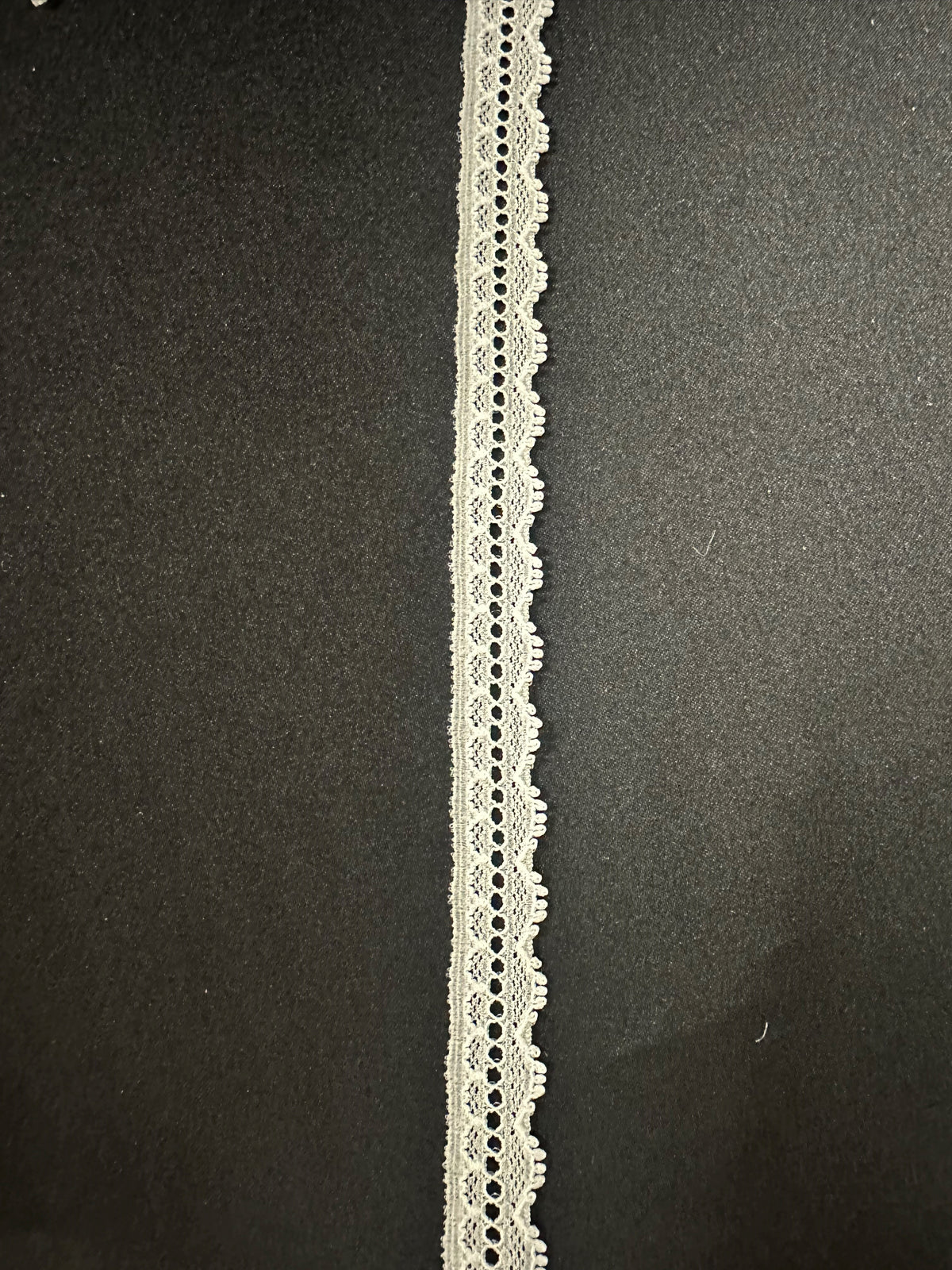 Ivory Lace Trim - Maple