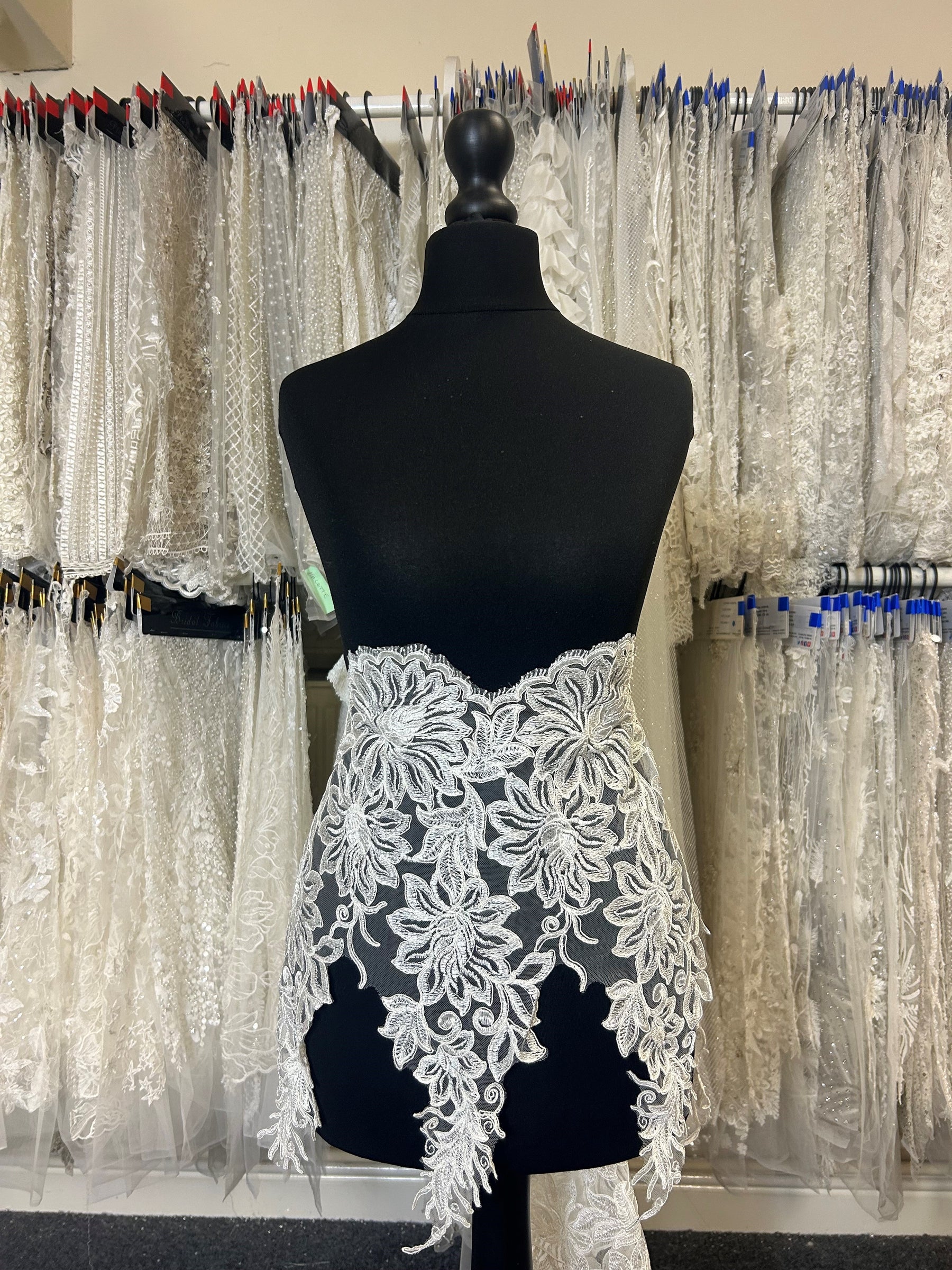 Ivory Corded Lace Trim - Connecticut