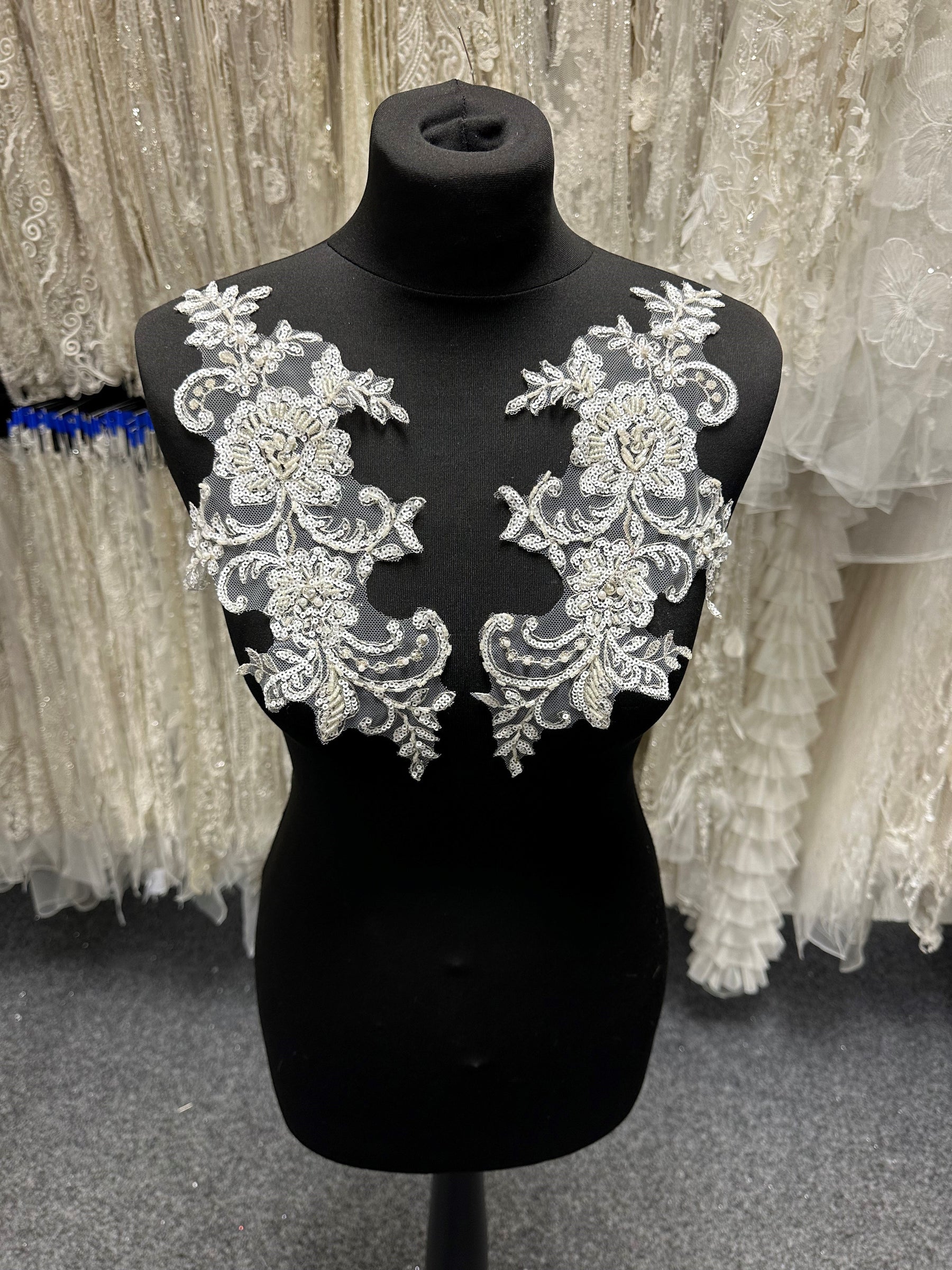 Ivory Sequinned Lace Appliques - Illinois