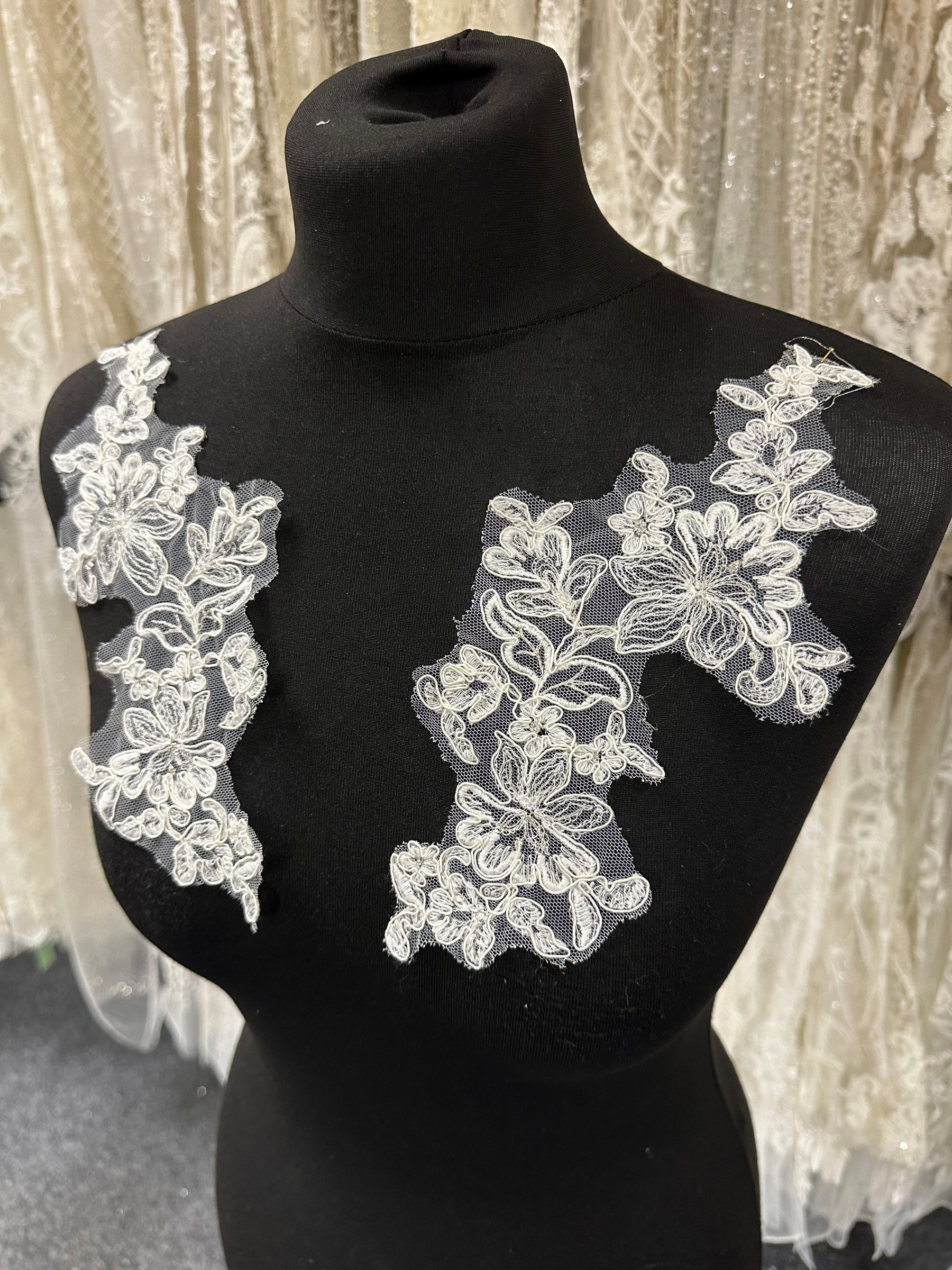 Ivory Corded Lace Appliques - Foxglove