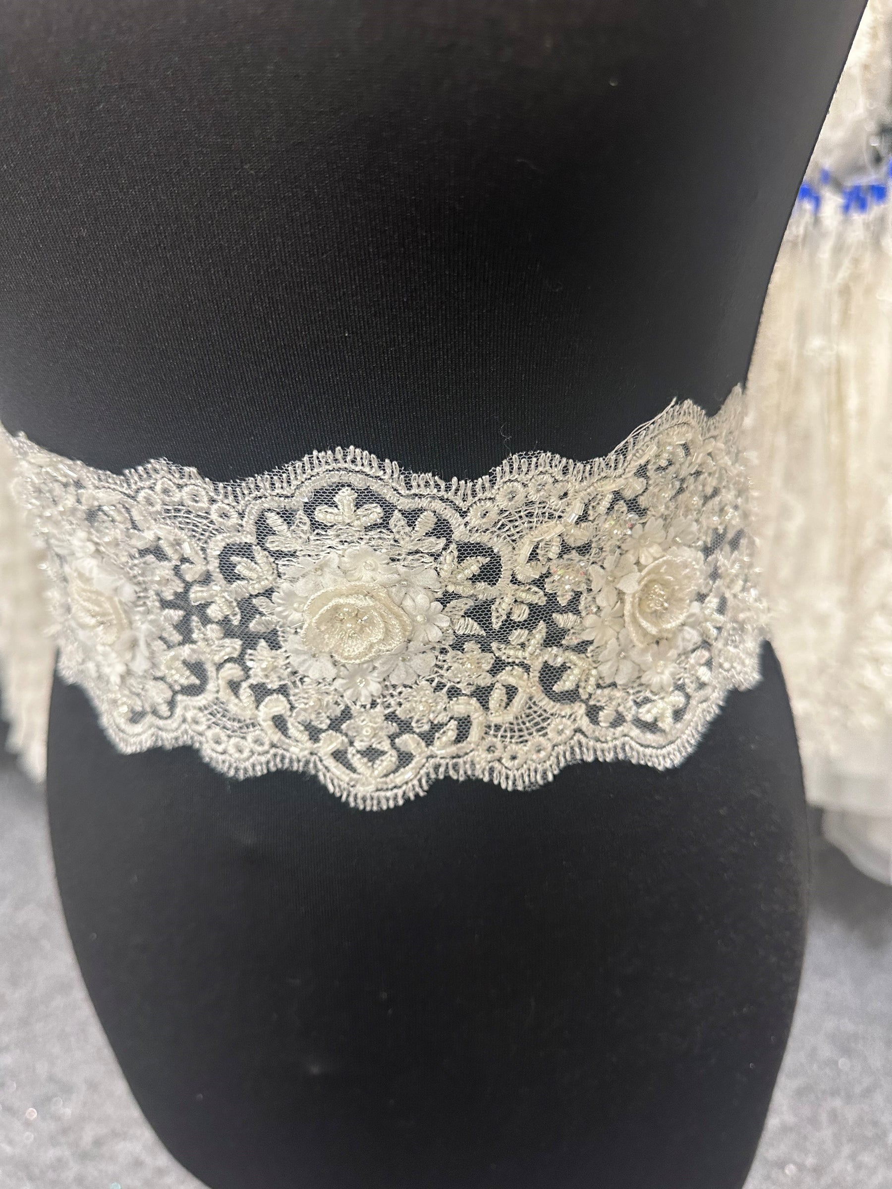 Ivory Flower Lace Trim - Clematis