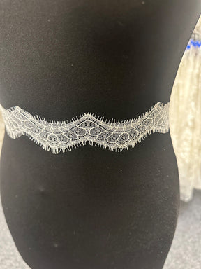 Ivory Chantilly Lace Trim - Darcey