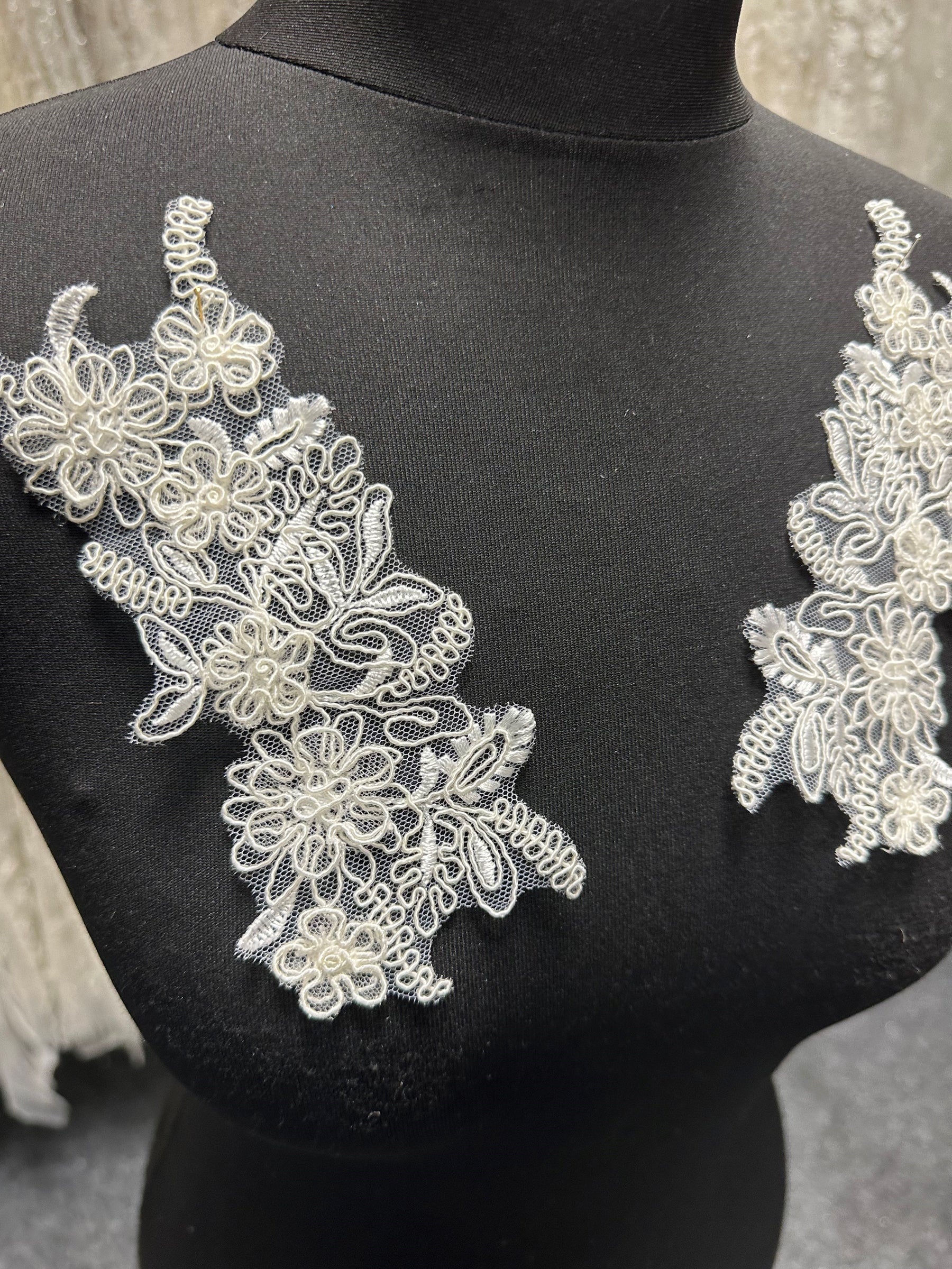 Ivory Corded Lace Appliques - Coral (Medium)