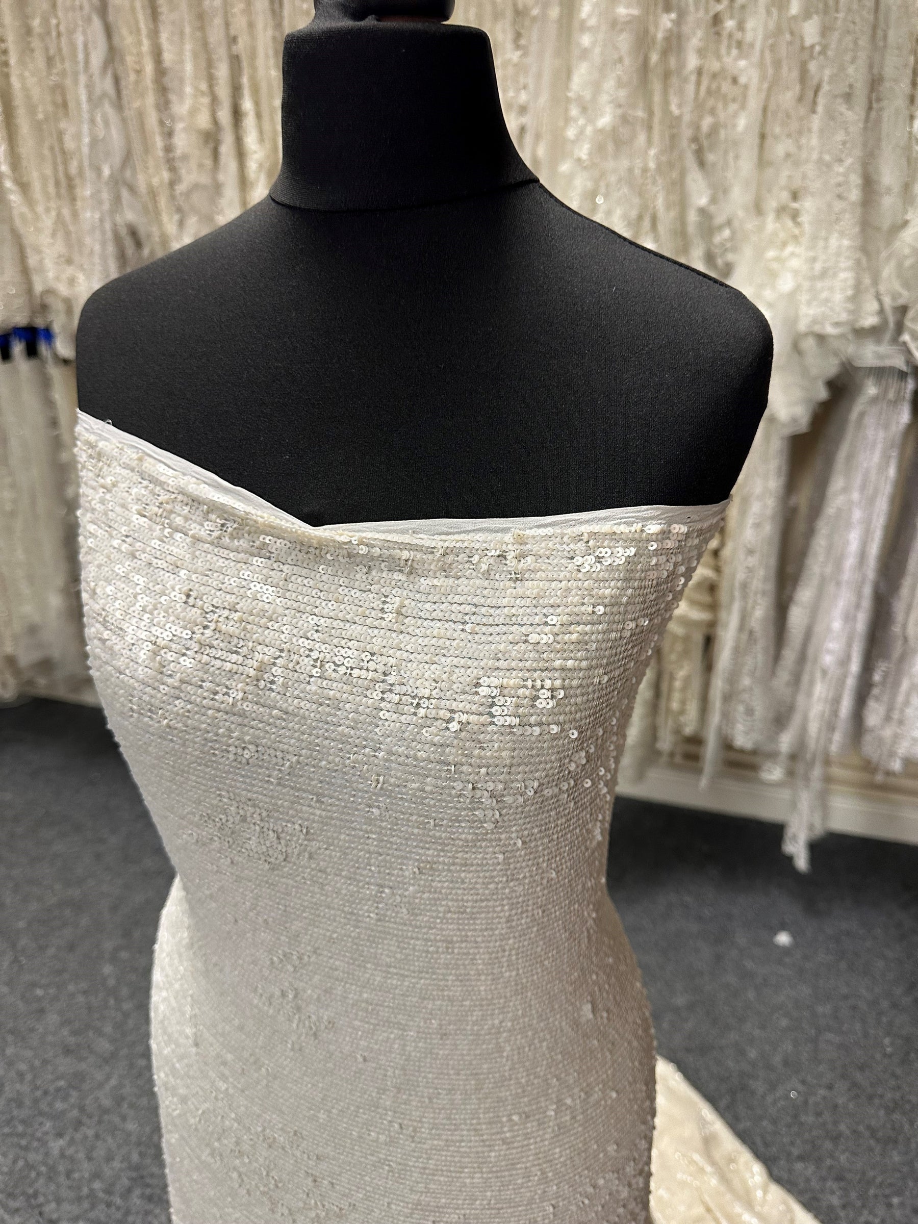 Ivory Sequinned Fabric - Chenca