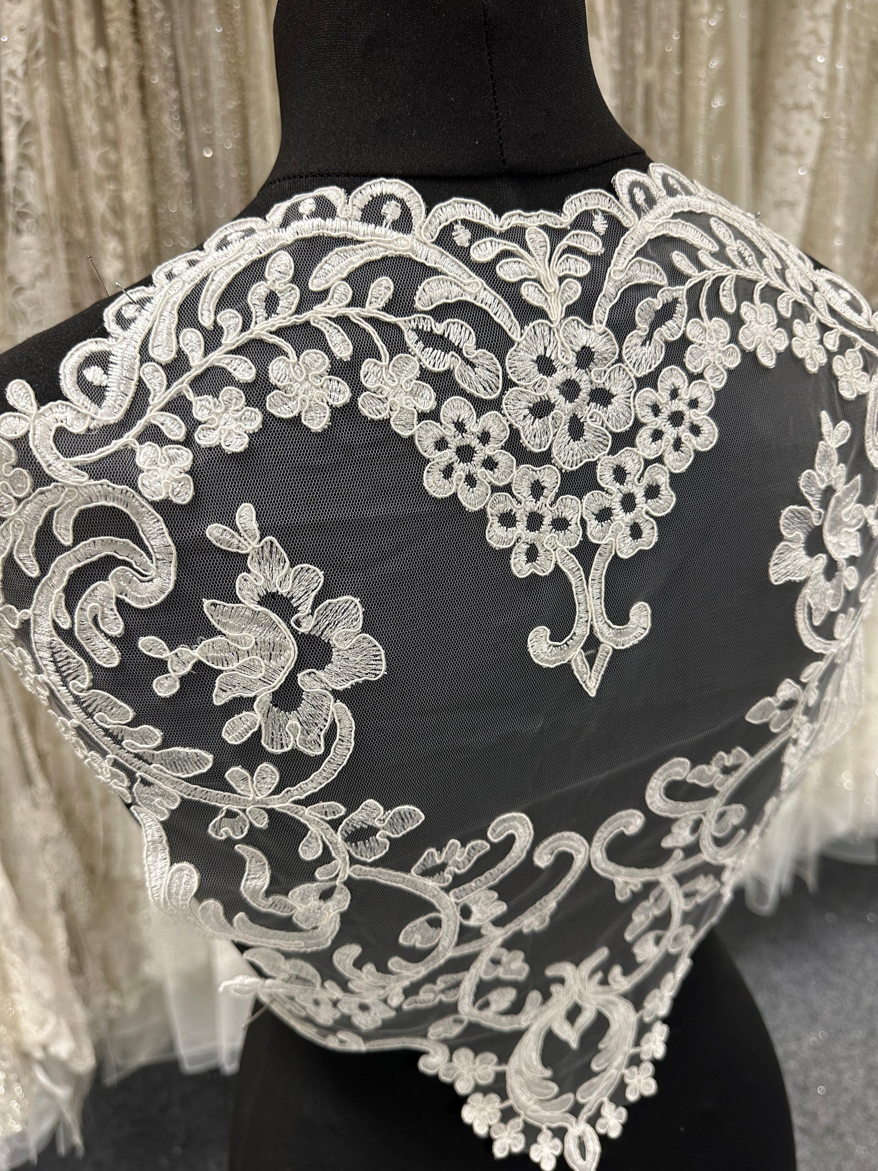 Ivory Corded Lace Applique - Snowdrop