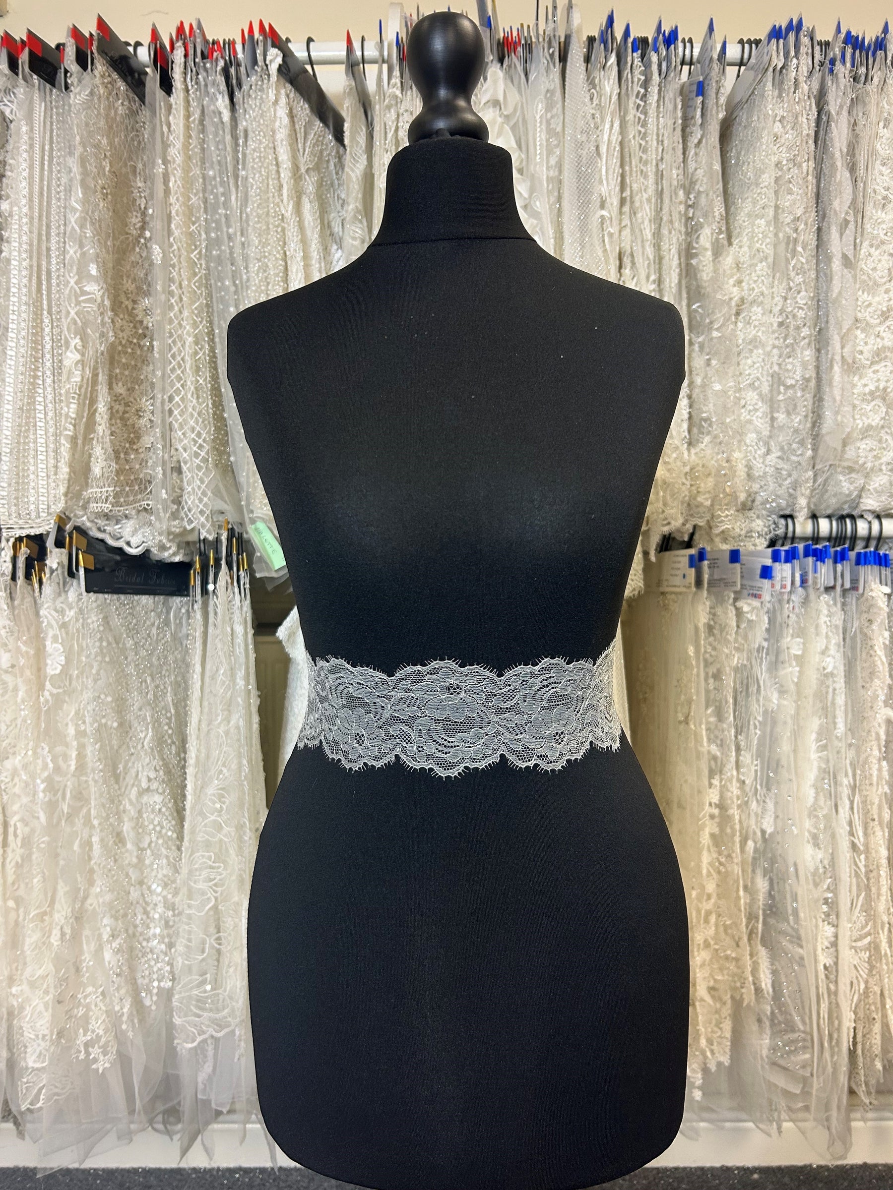 Ivory & Silver Chantilly Lace Trim - Evelyn