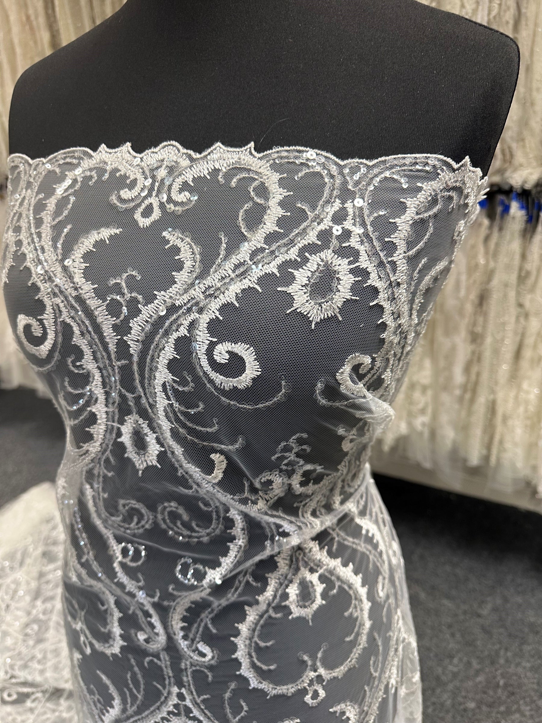 Ivory Embroidered Lace - Risette