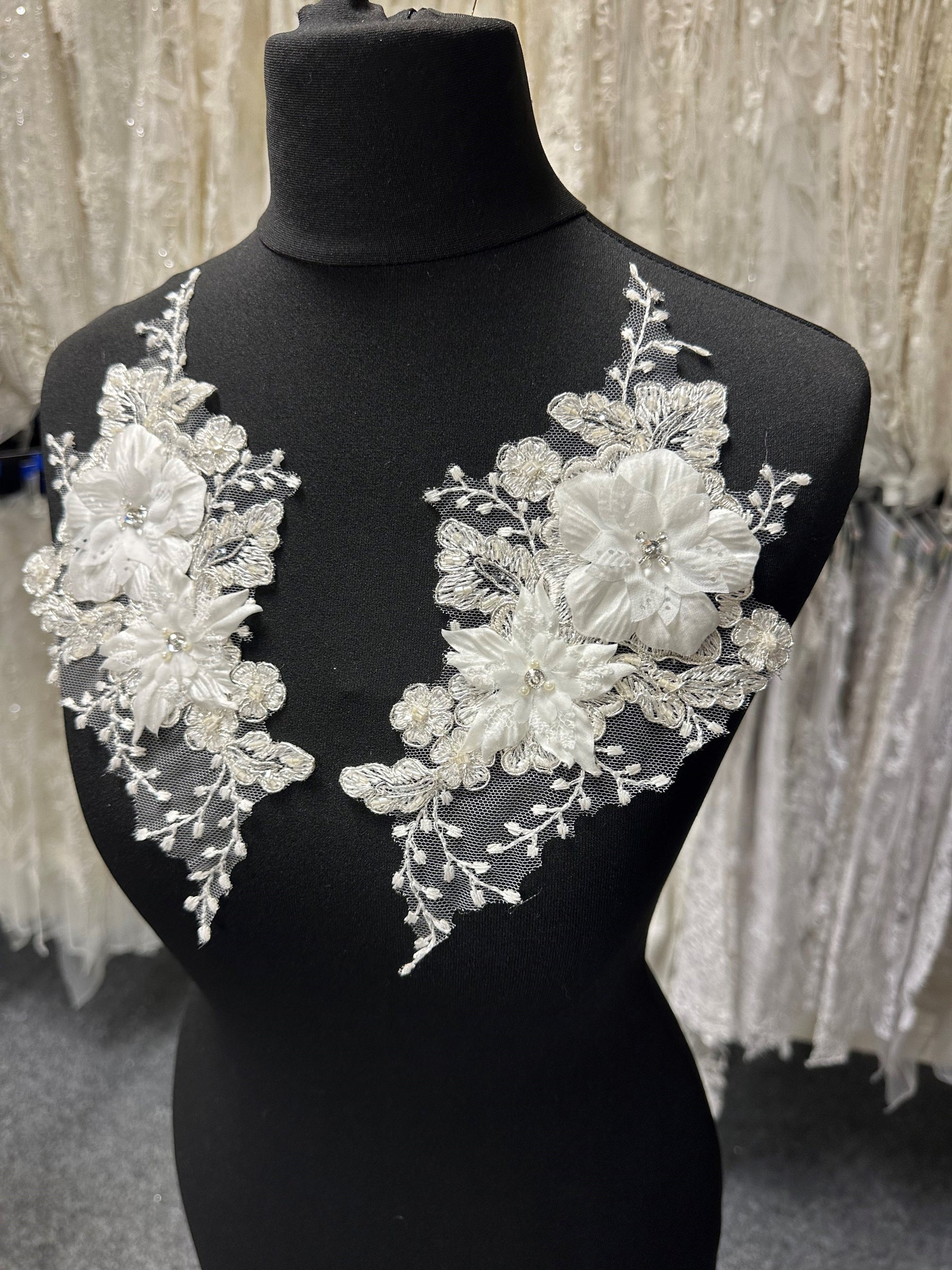 Ivory Flower Lace Appliques - Naomi