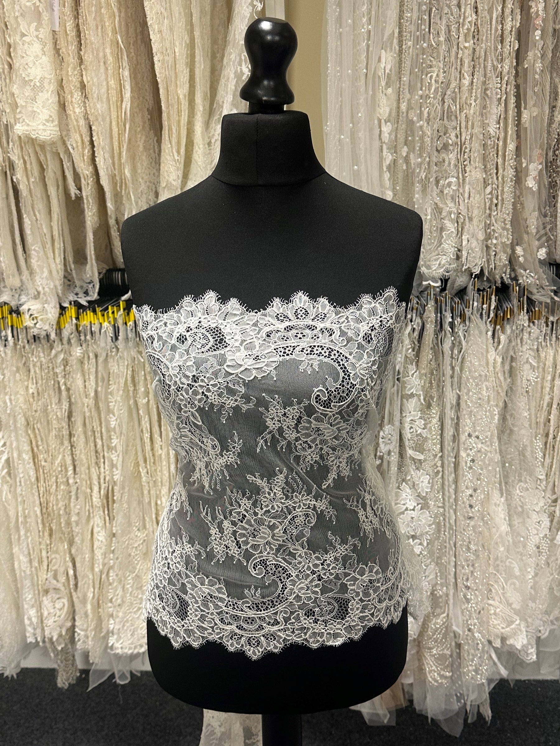 Ivory Corded Lace Trim - Camelia