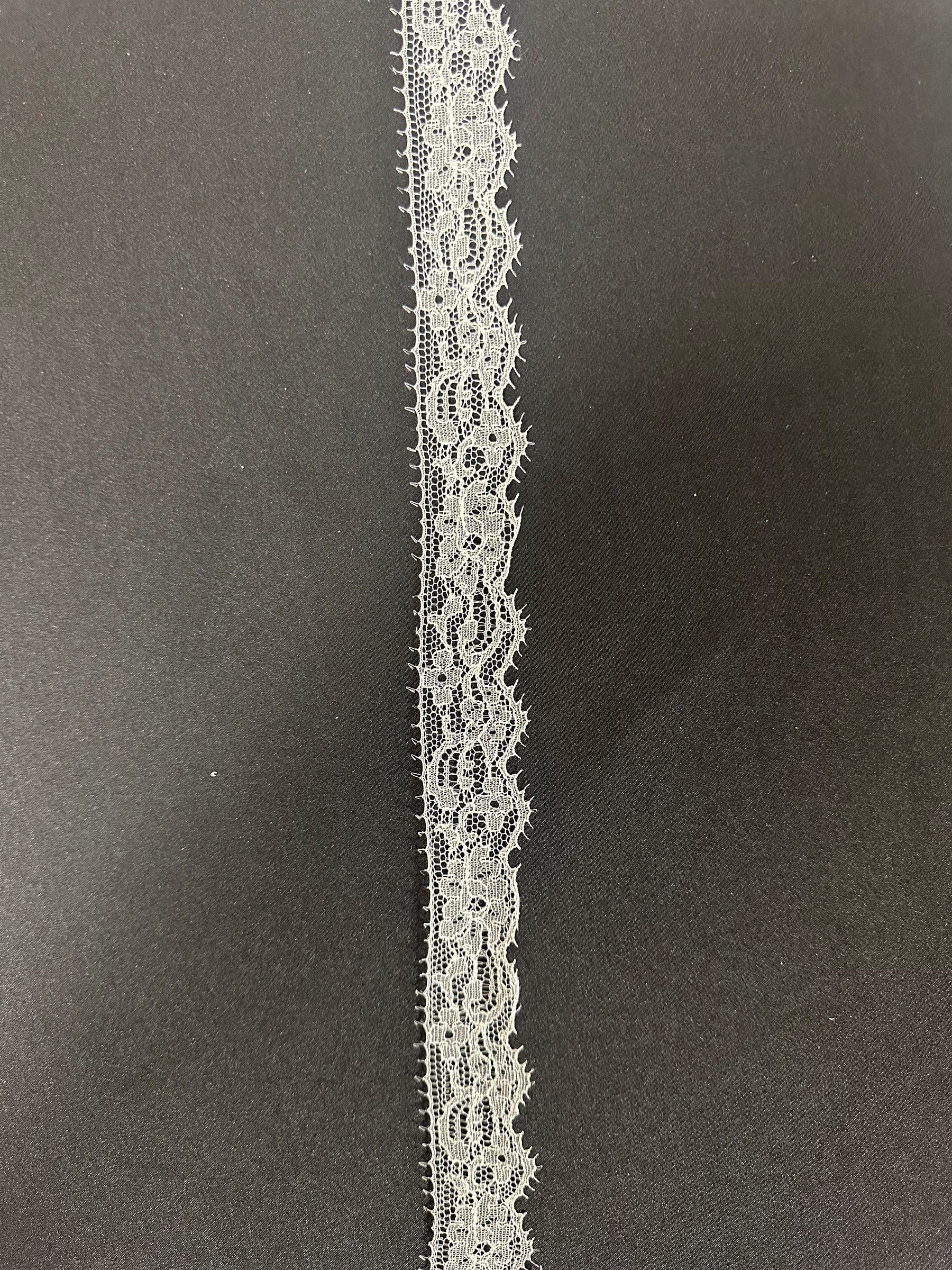 Ivory Chantilly Lace Trim - Georgia