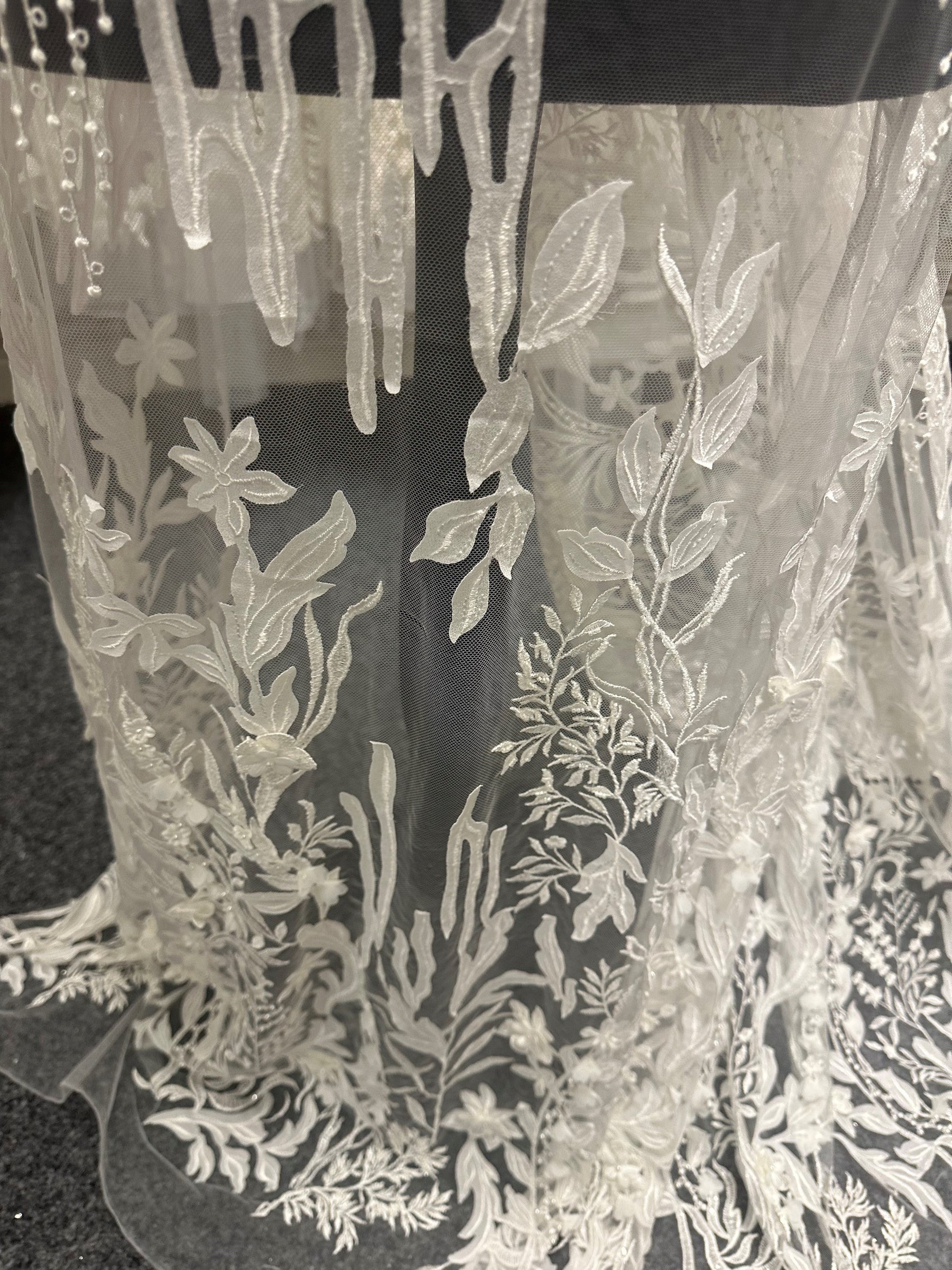 Ivory Embroidered Lace - Luciana