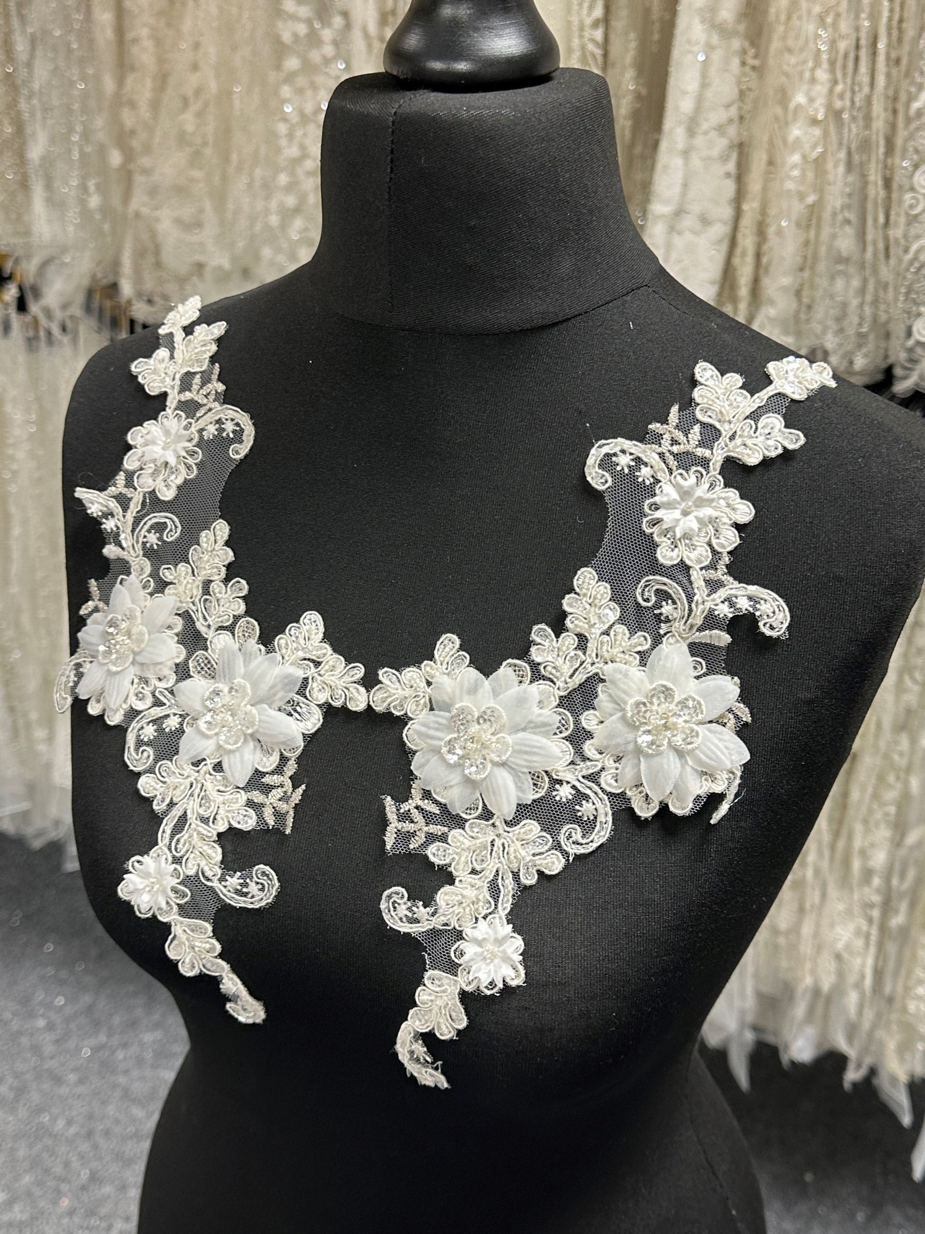 Ivory Flower Lace Appliques - Columba