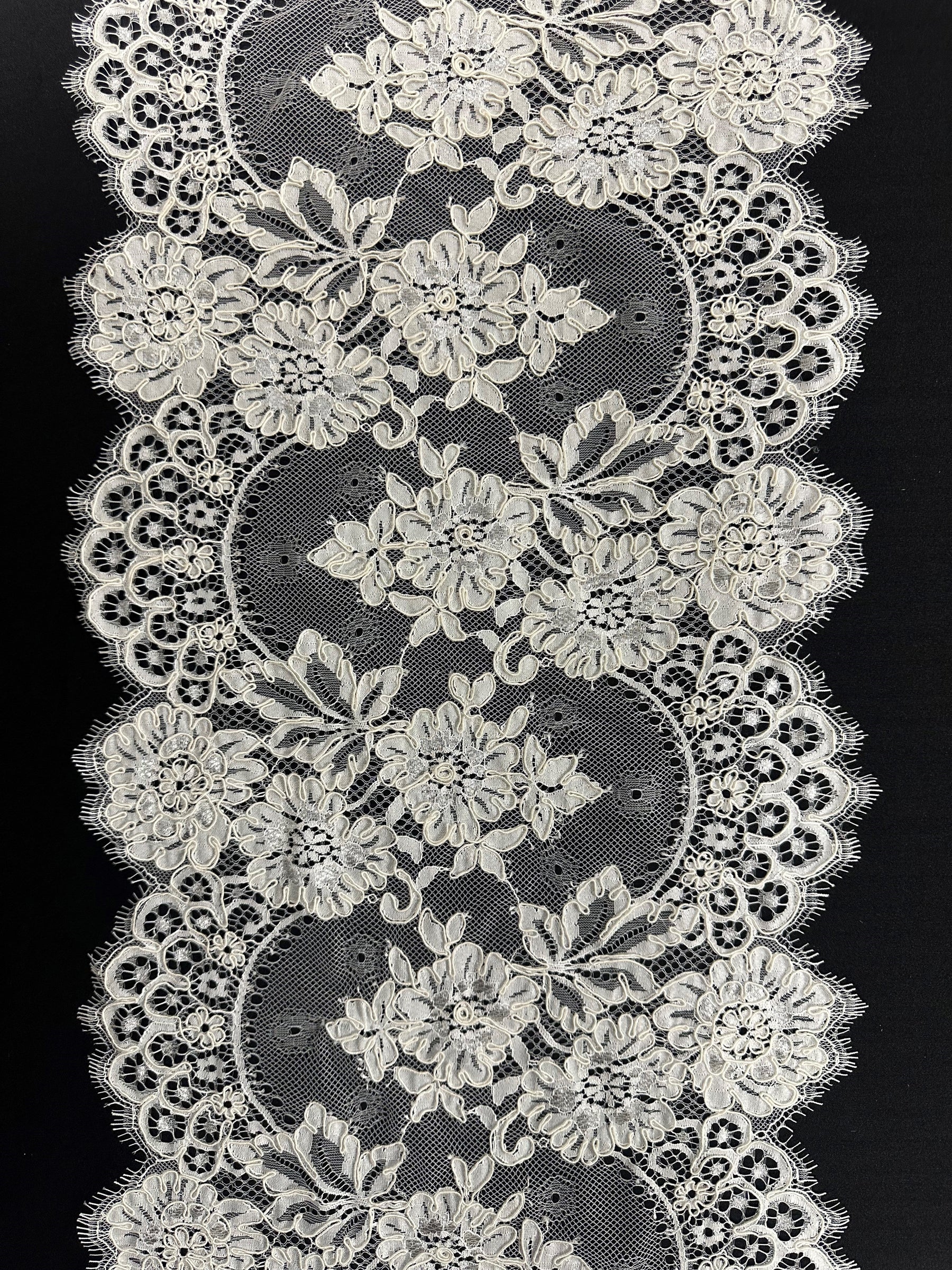 Ivory Corded Lace Trim - Mackenzie