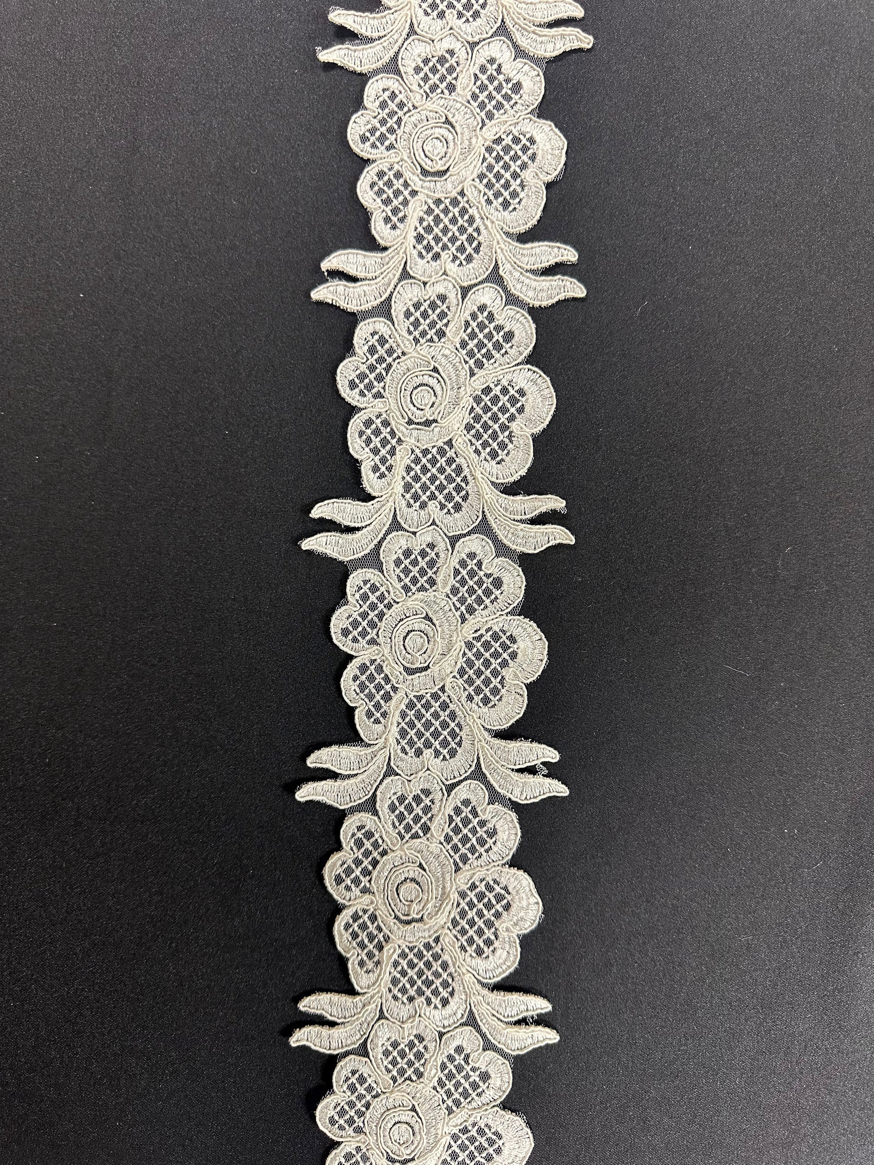 Ivory Corded Lace Trim - Amarylis